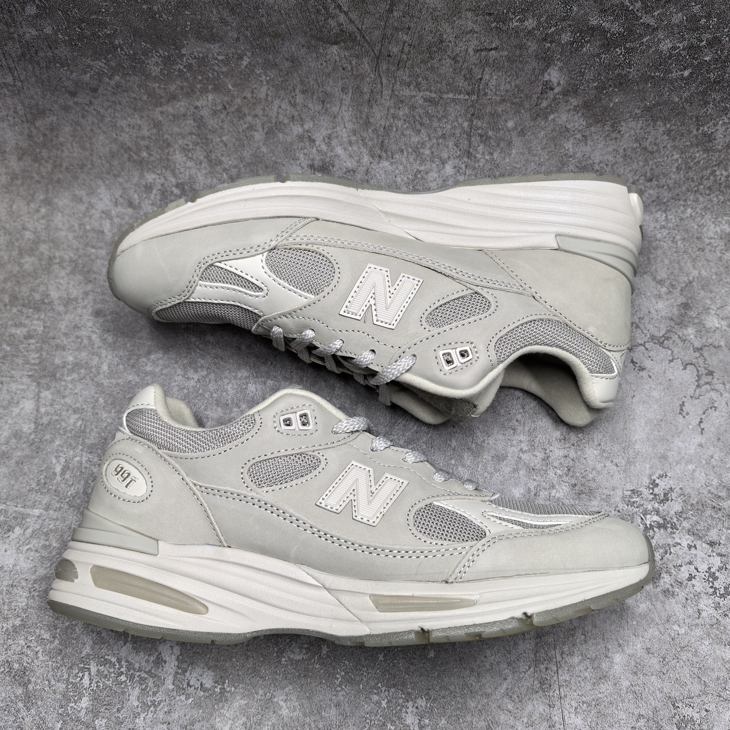 UA New Balance 991v2