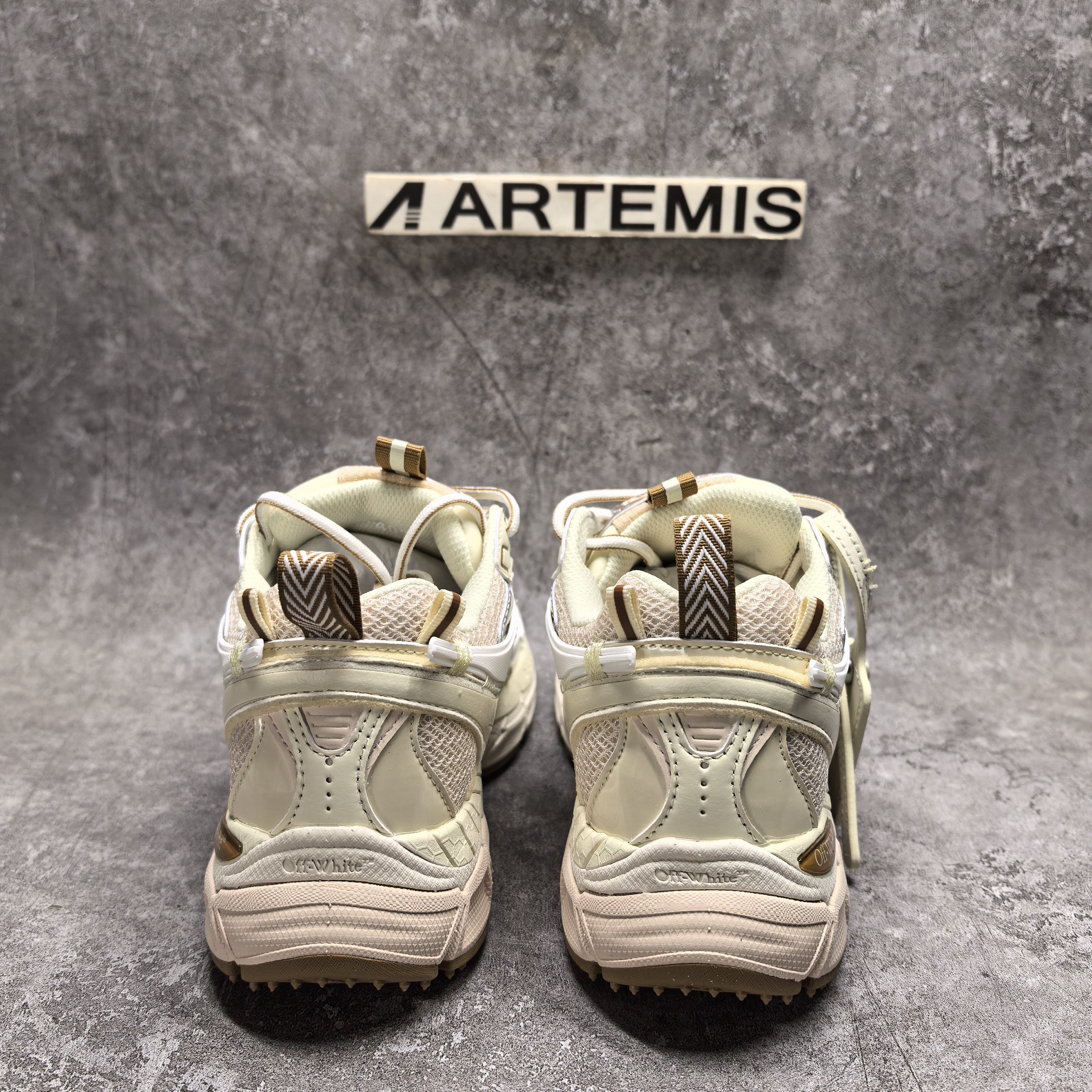 UA Off-White "BE RIGHT BACK"