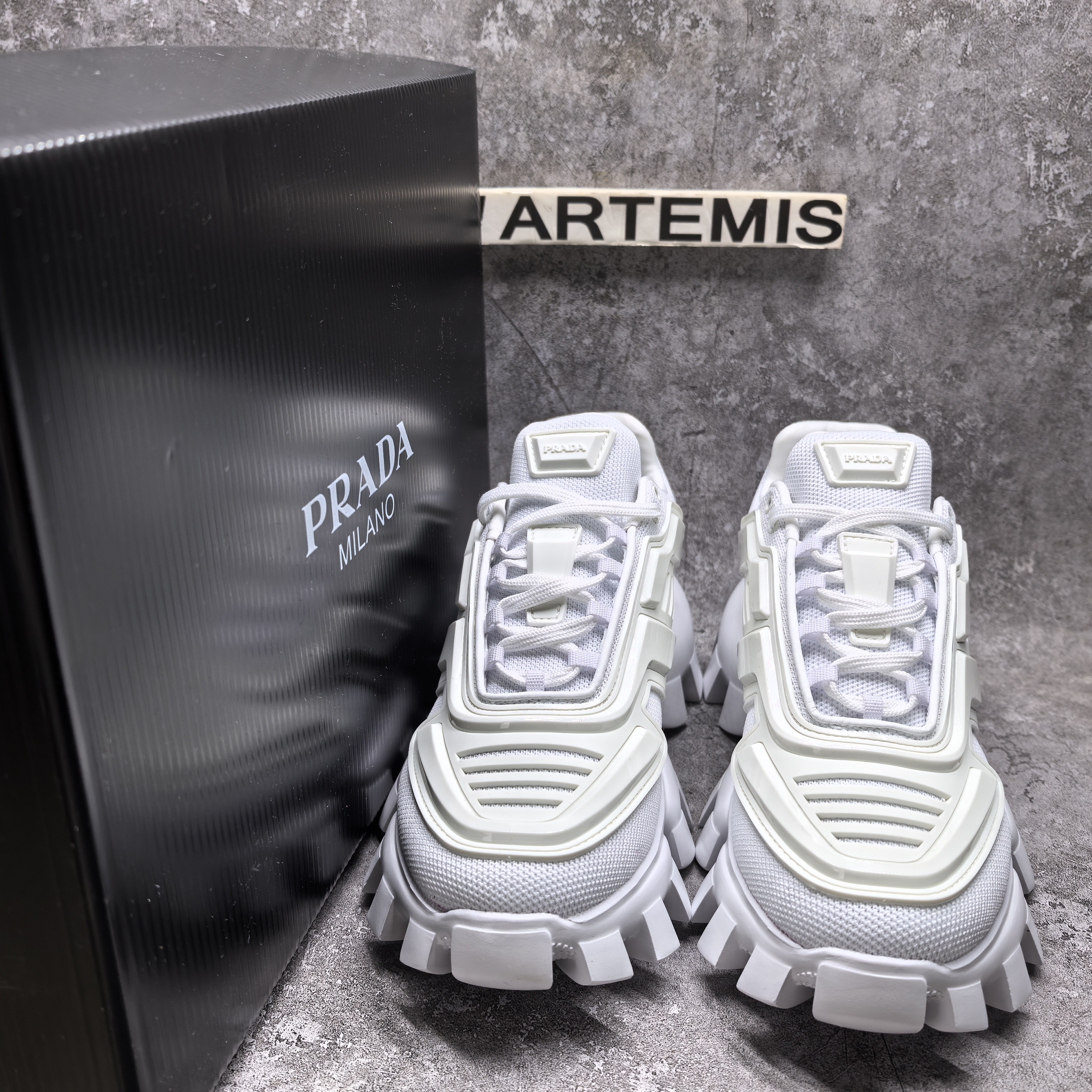 ua Pra*a sneaker