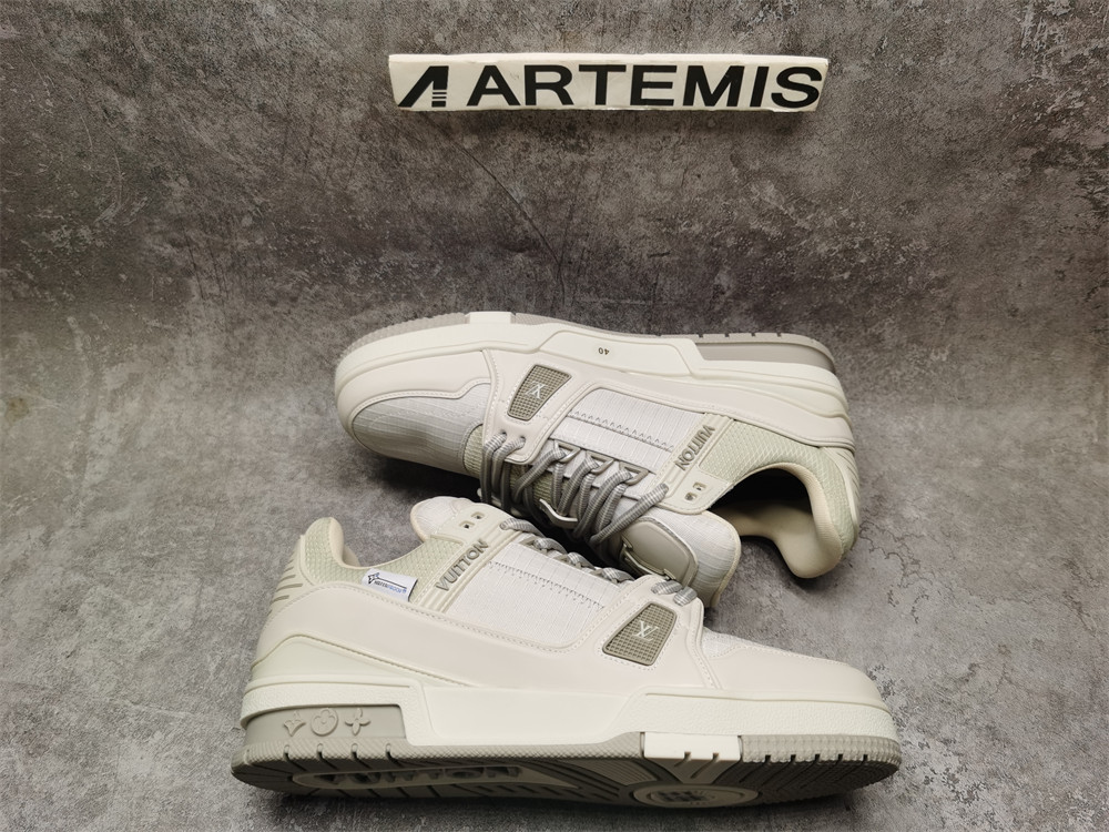 UA LV Trainer Sneaker