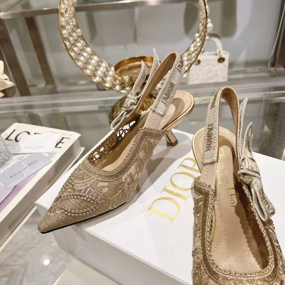 ua D*or j