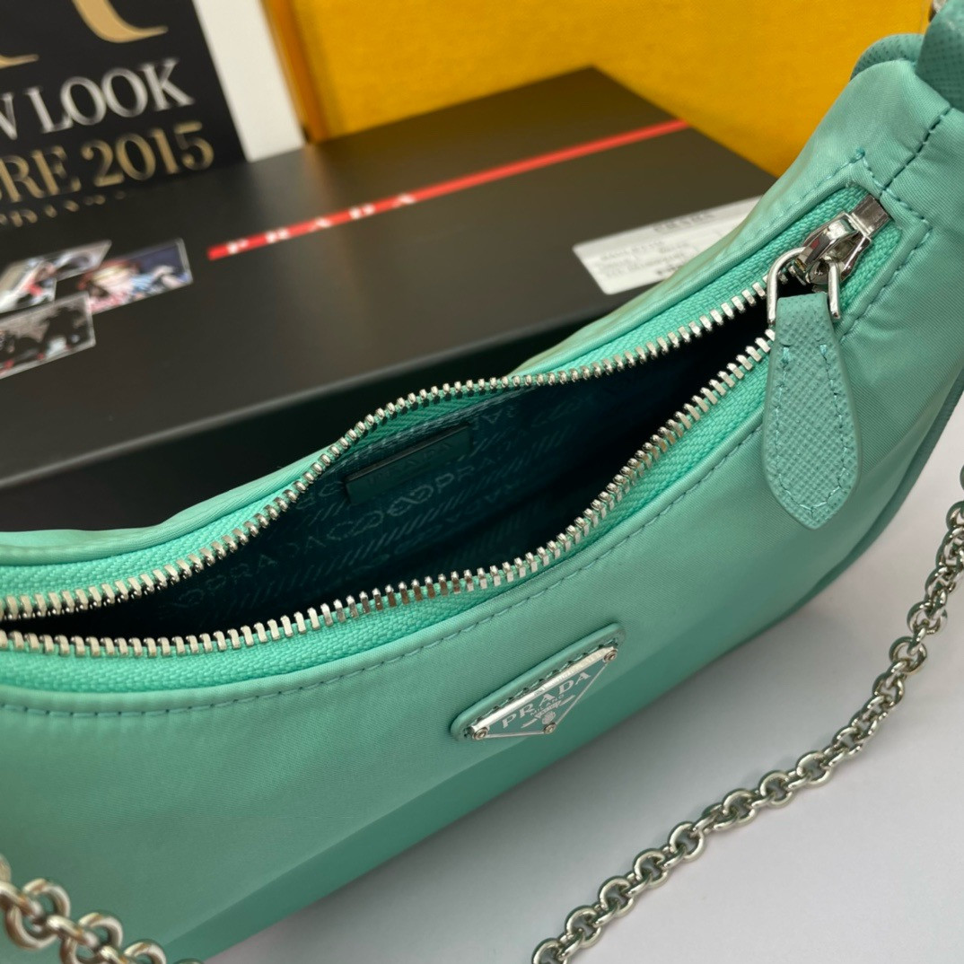 Pra*a re-edition 2005 re-nylon bag dark green