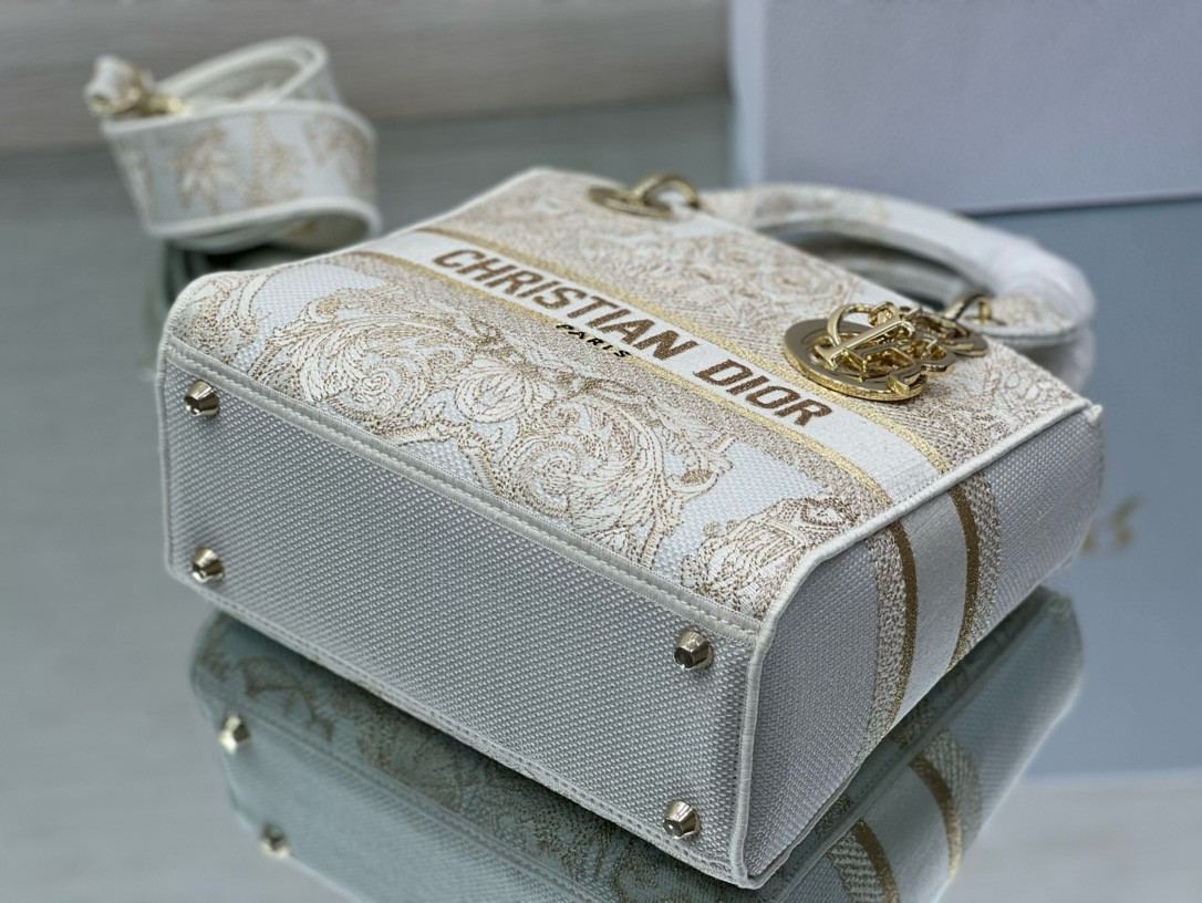 medium D*or lady d-lite bag  24 x 20 x 11 cm