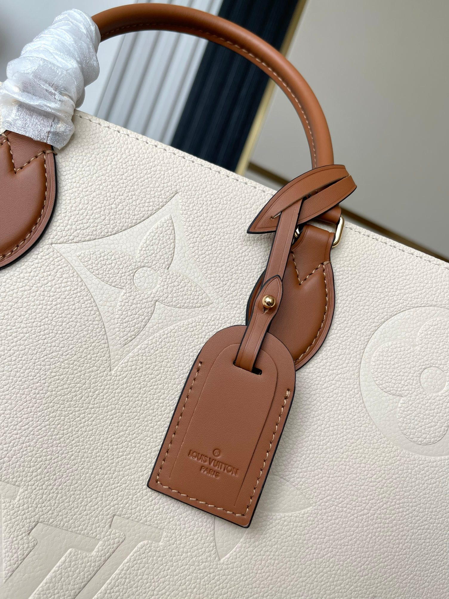 LV OnTheGo GM M45933 16.1 x 13.4 x 7.5inches