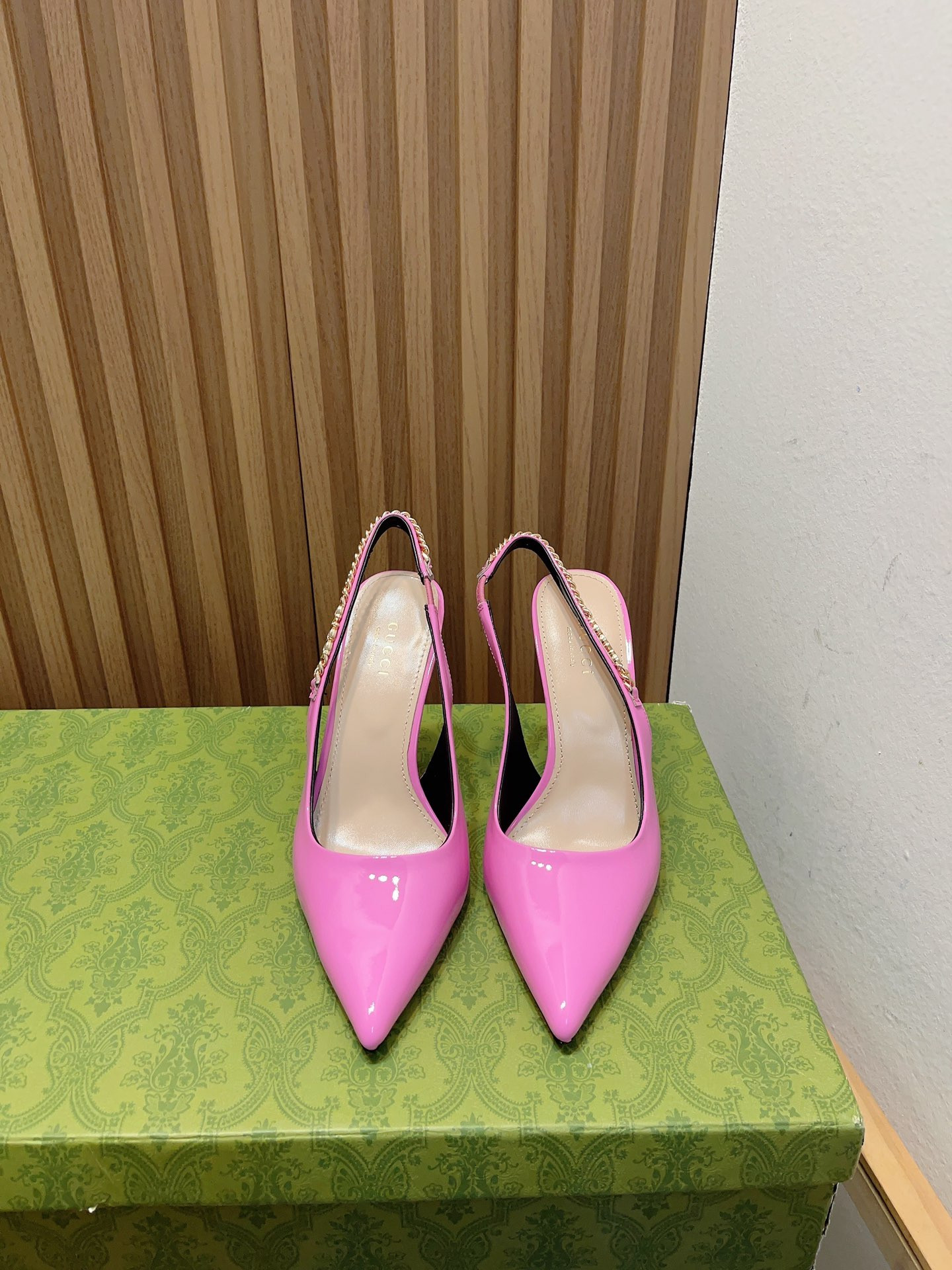 G*u*i signoria slingback pump high