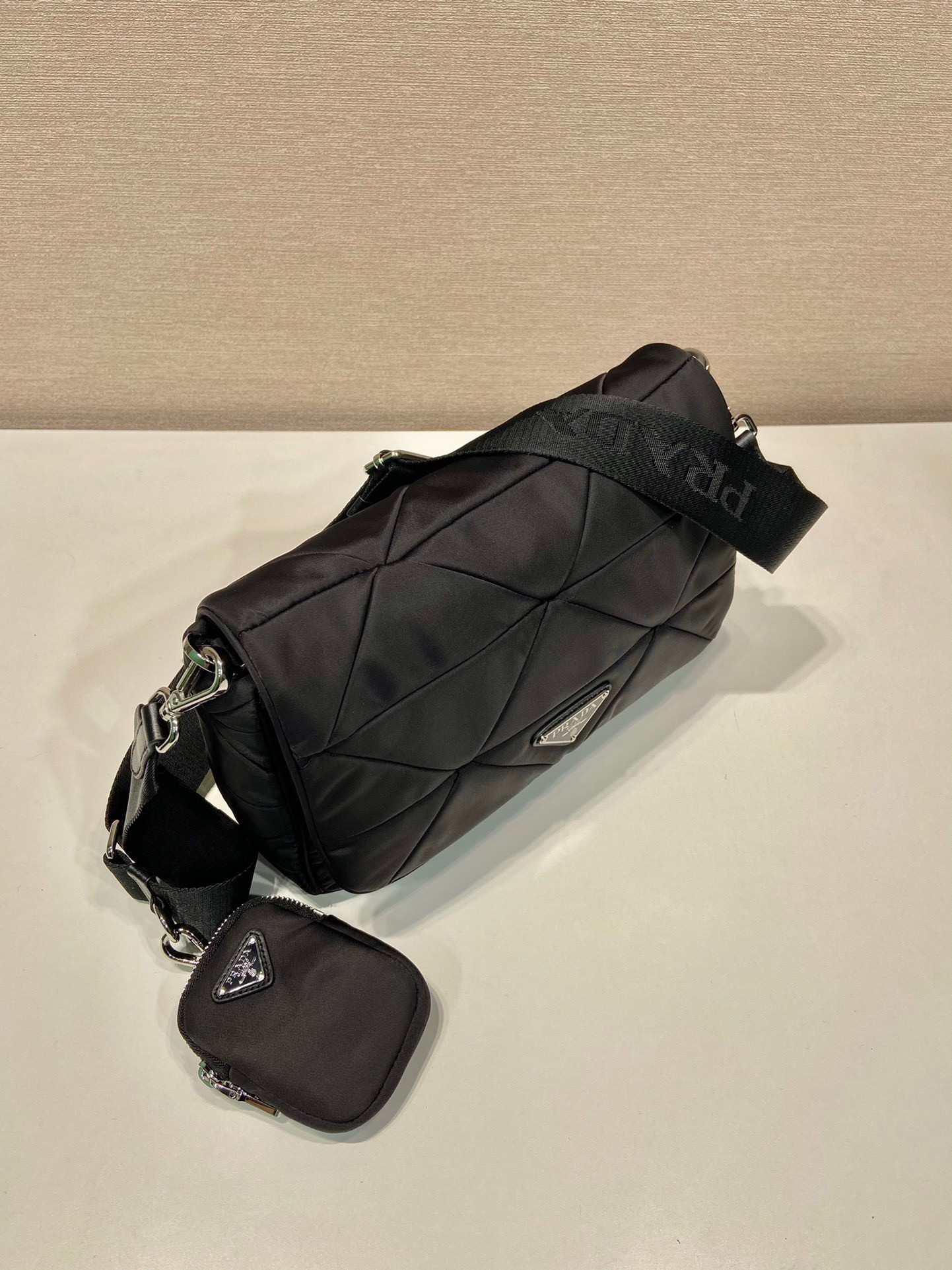 Pra*a padded re-nylon shoulder bag 17.5×24×8.5cm