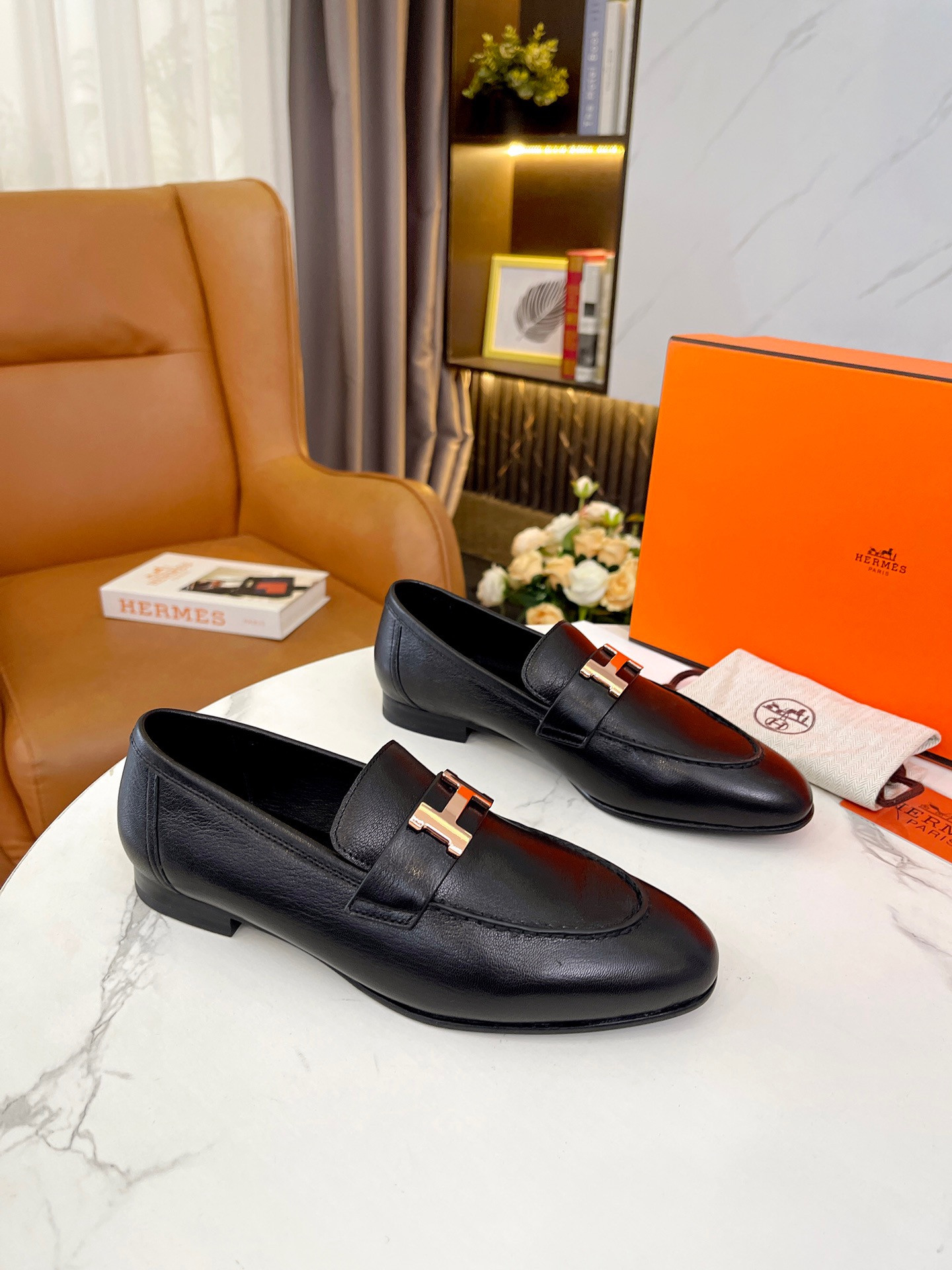 ua H**me5 paris loafer