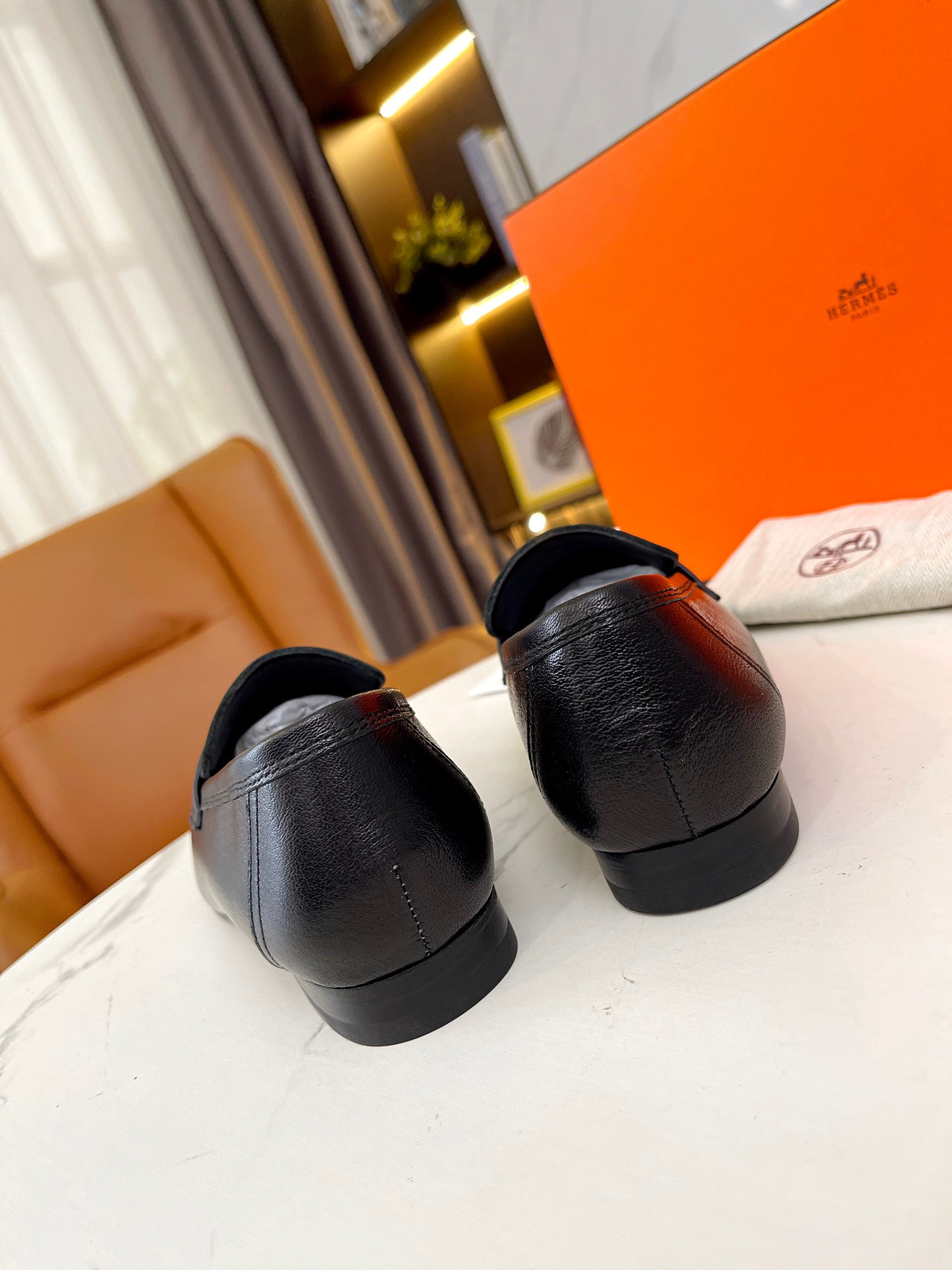 ua H**me5 paris loafer