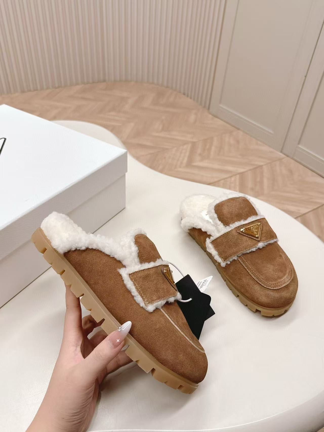 ua Pra*a suede slides