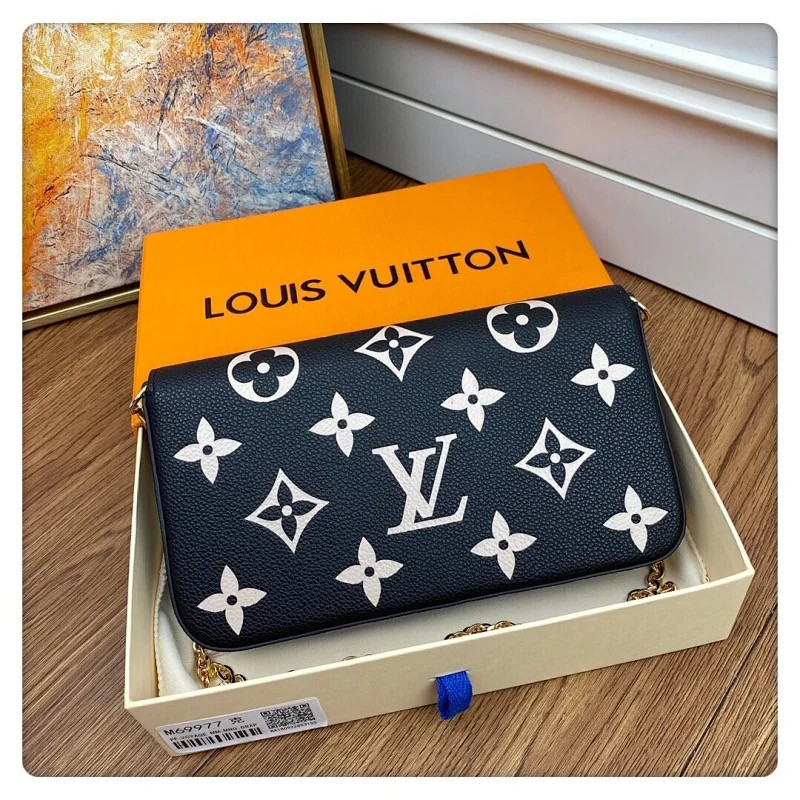 LV FELICIE POCHETTE M69977