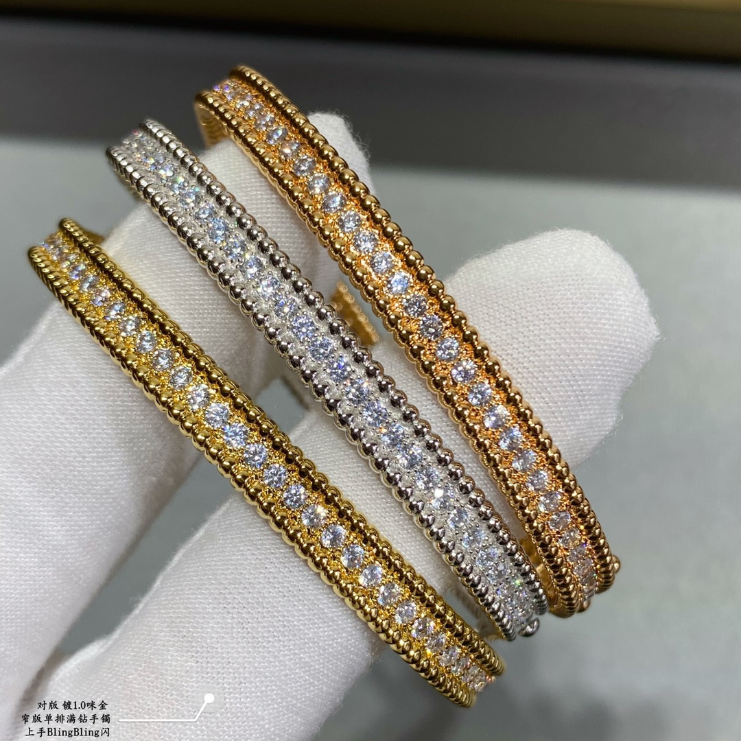 v*n cl*f & arpels narrow single row full Di*m*nd bracelet