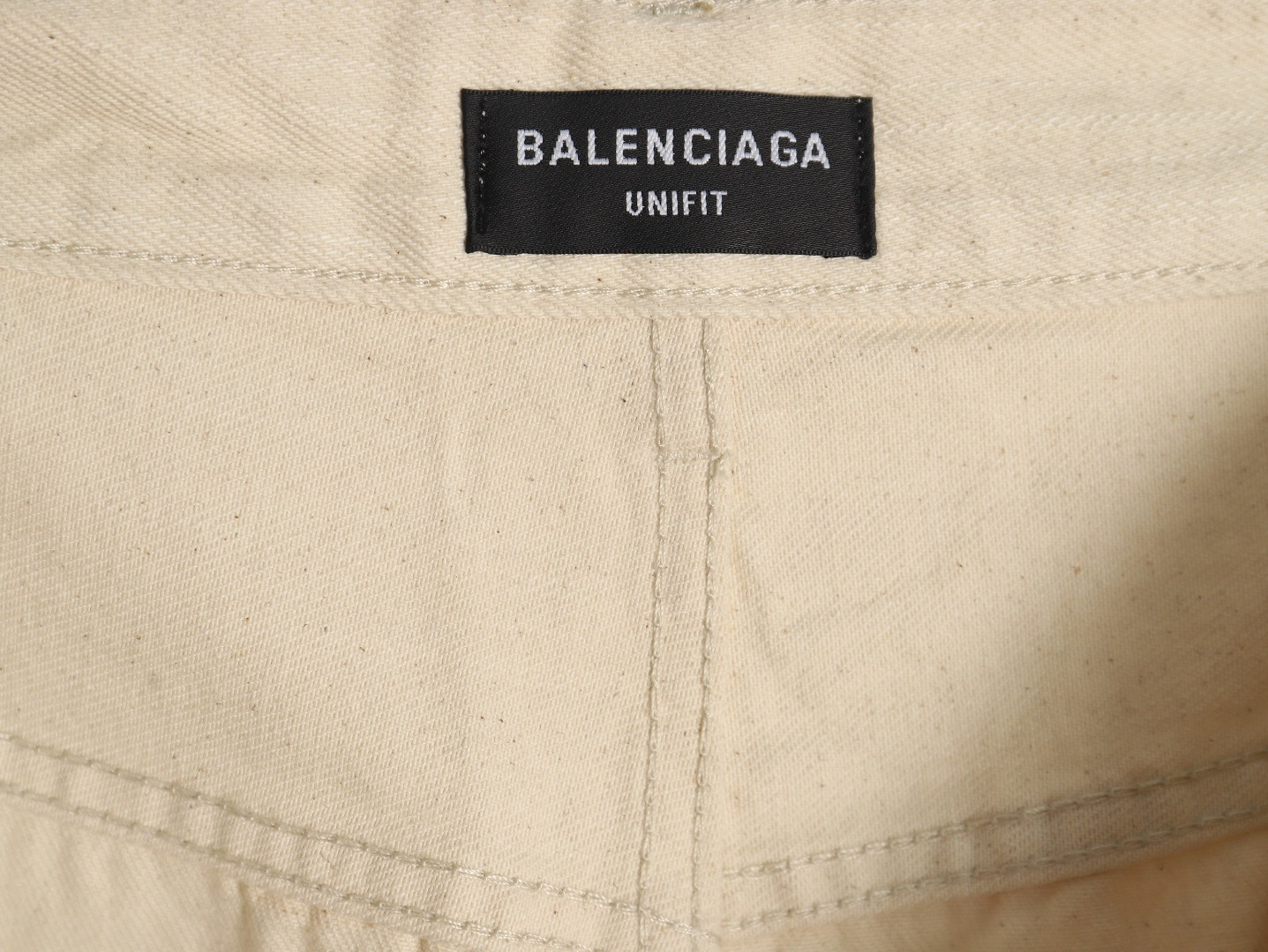 Ba*len*cia*ga pants