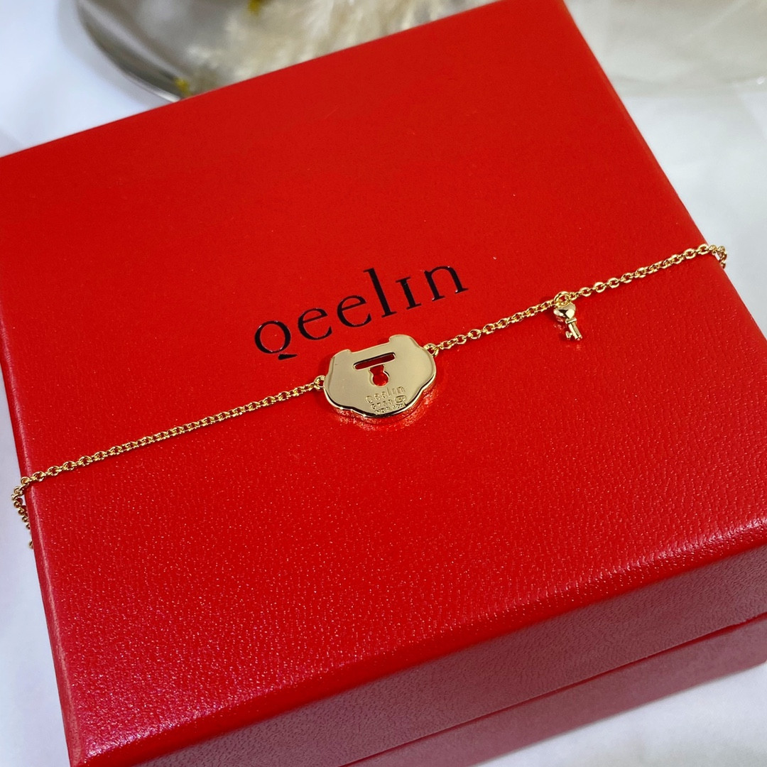 Qeelin Large Ruyi Lock Bracelet