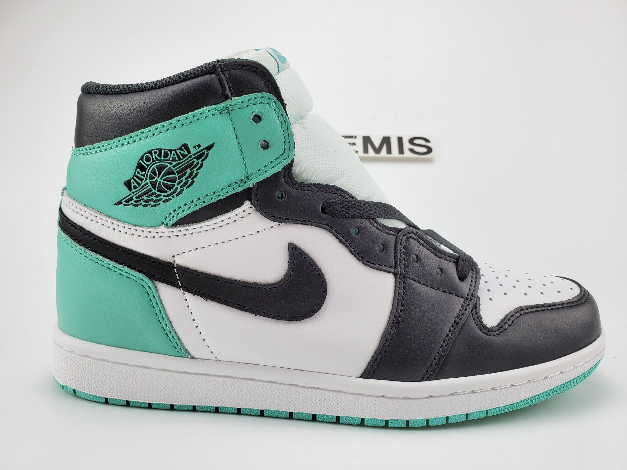 Jordan 1 Retro High Igloo