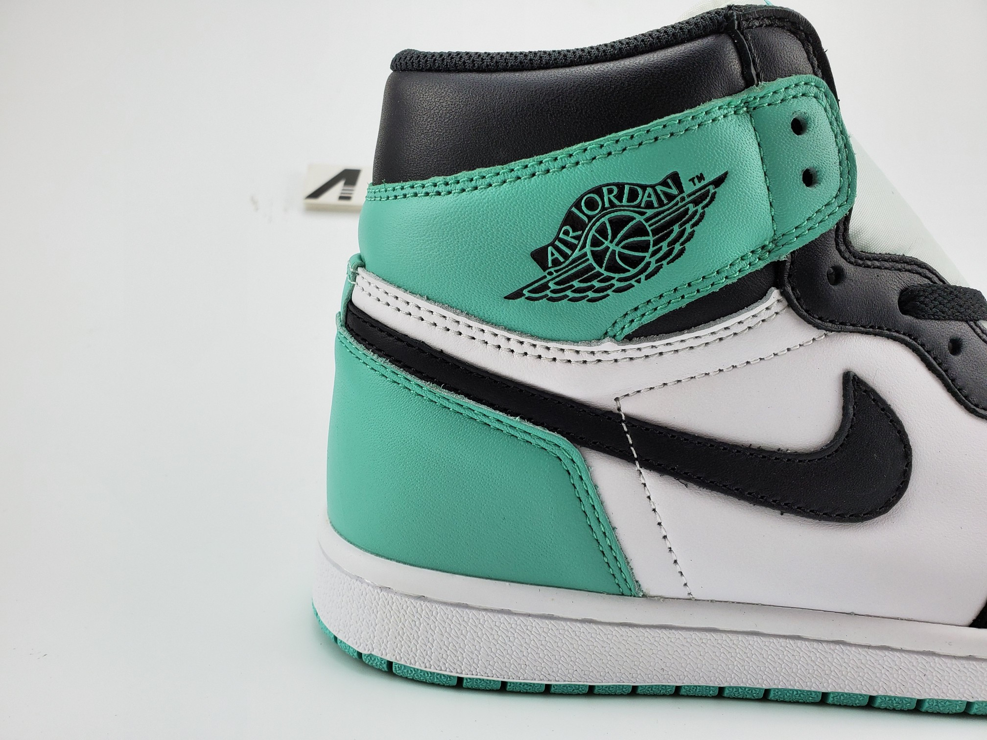 Jordan 1 Retro High Igloo