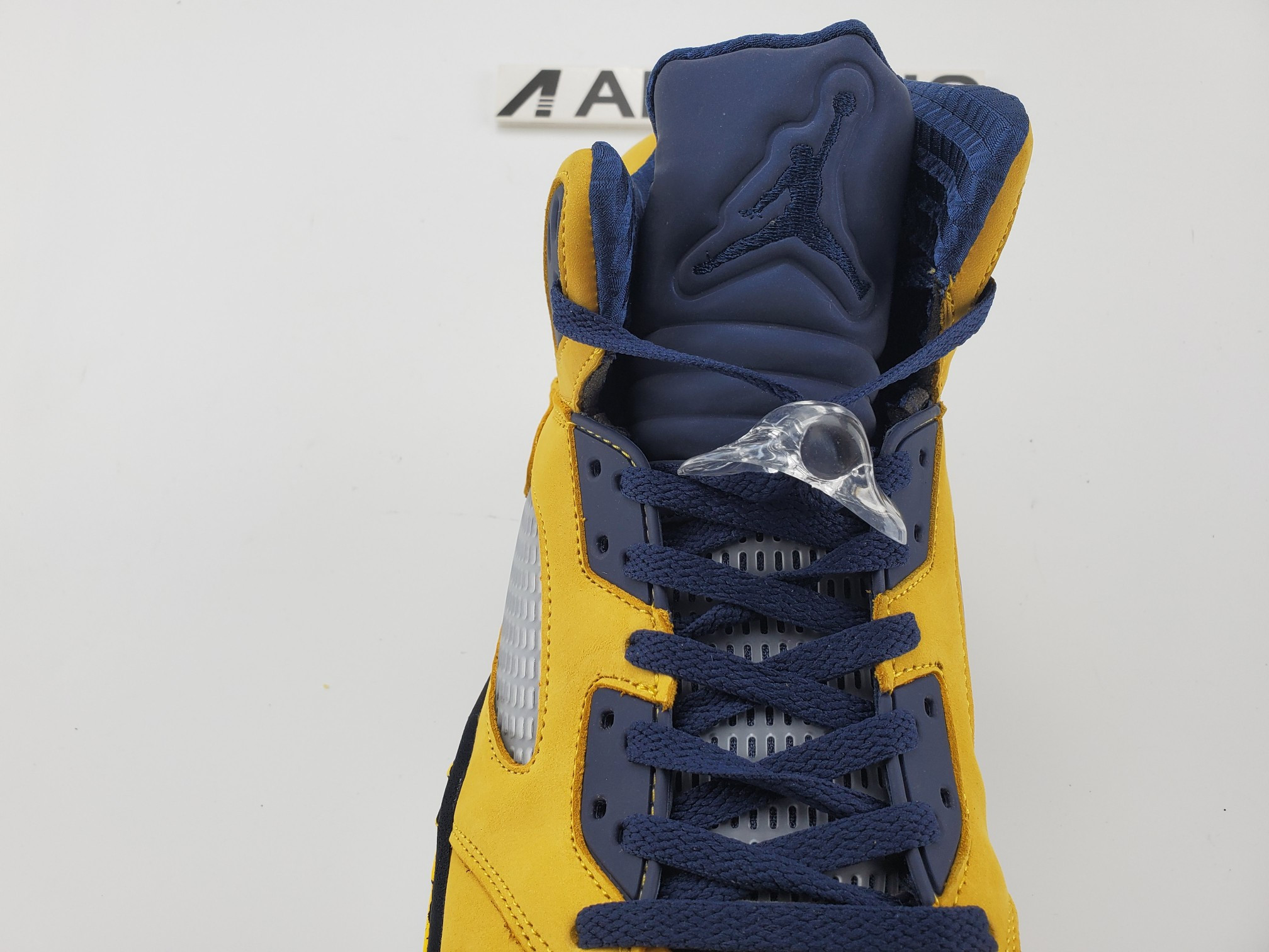 Jordan 5 Retro Michigan 2019