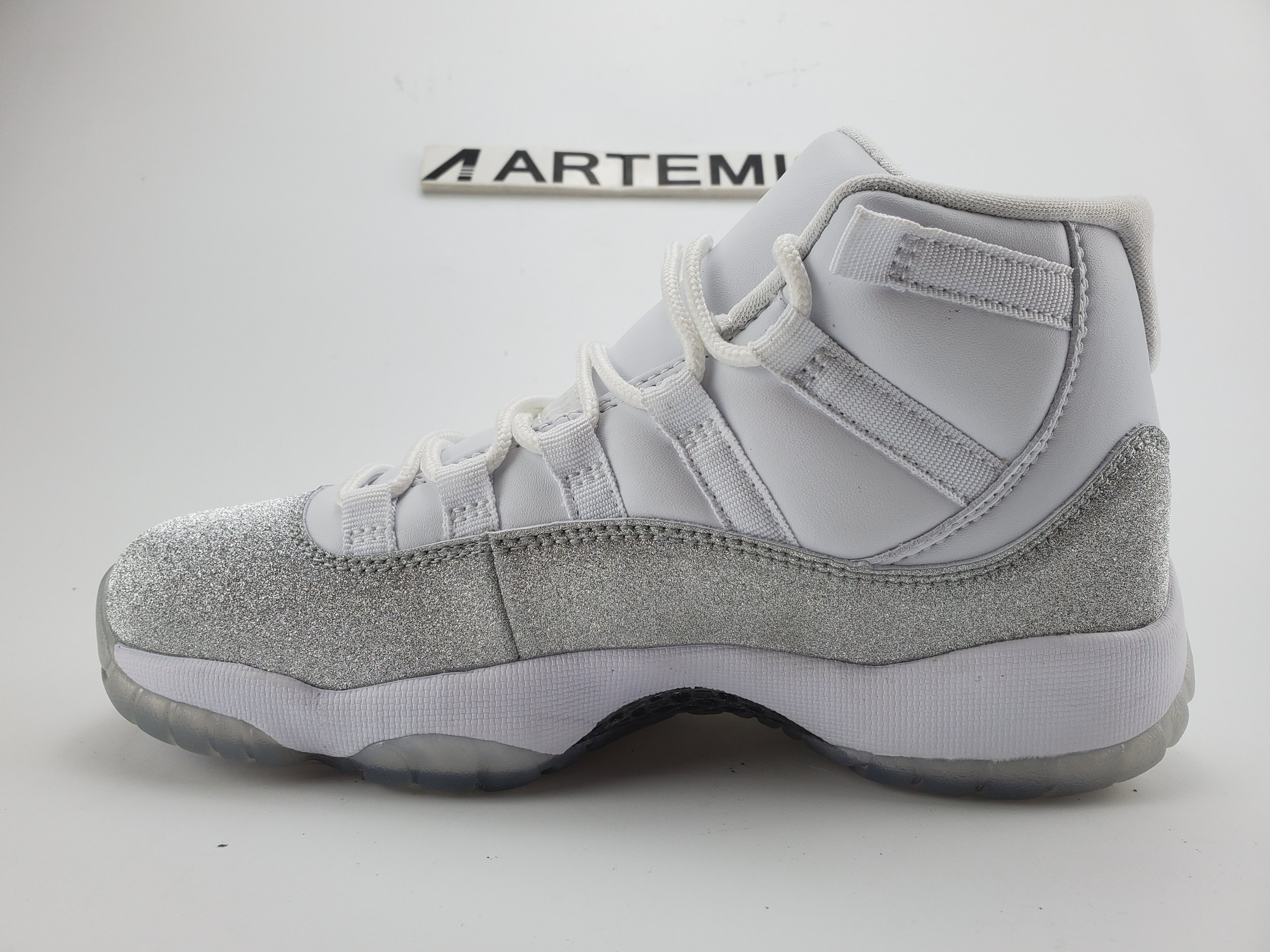 Air Jordan 11 Retro White Metallic Silver