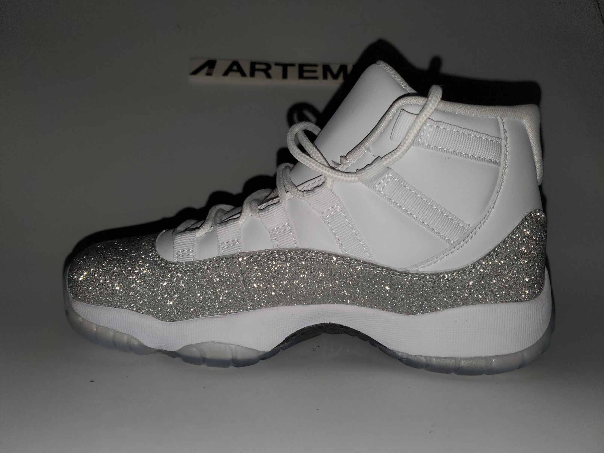 Air Jordan 11 Retro White Metallic Silver