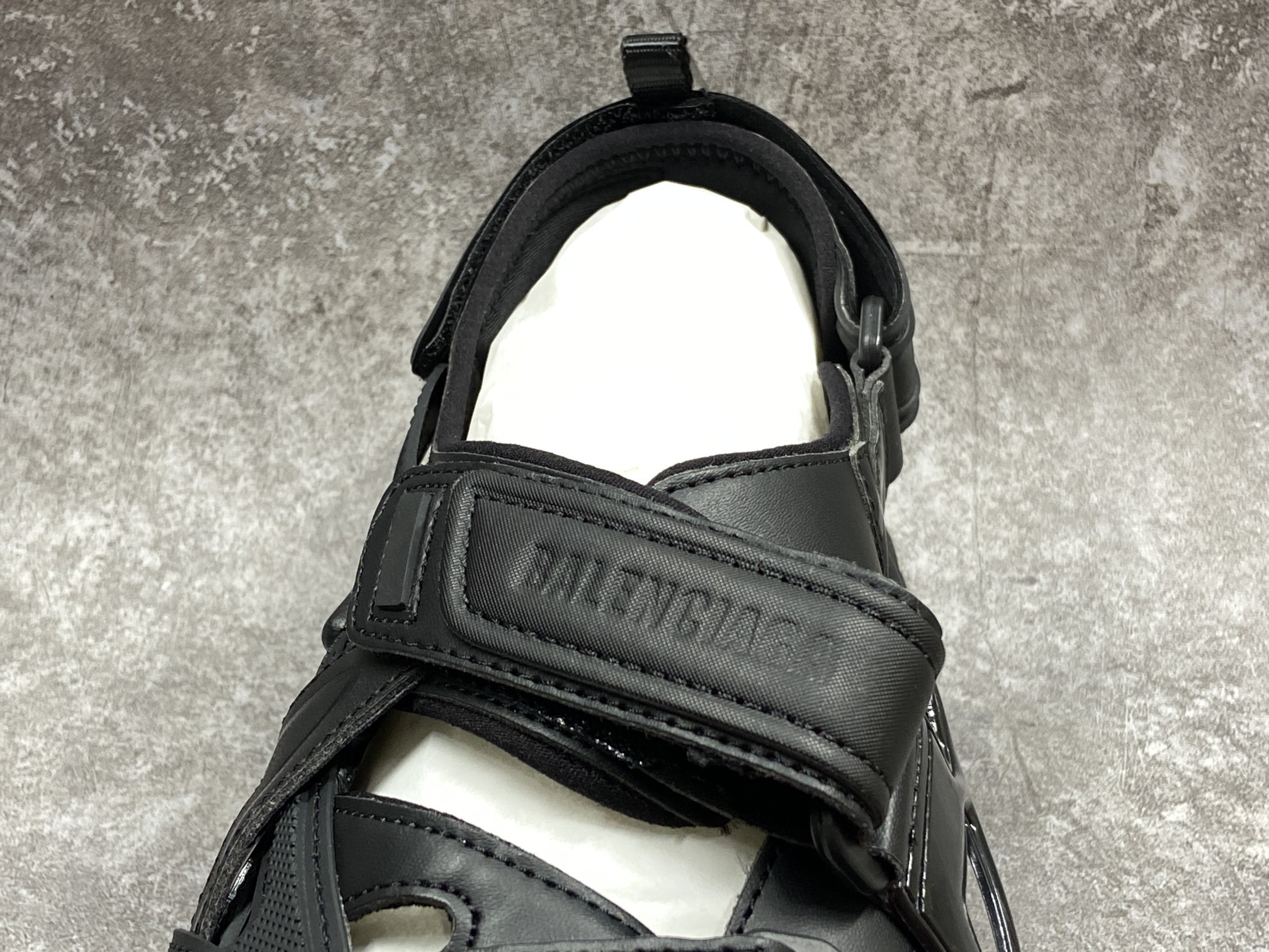 Balenciga Track Sandal Black