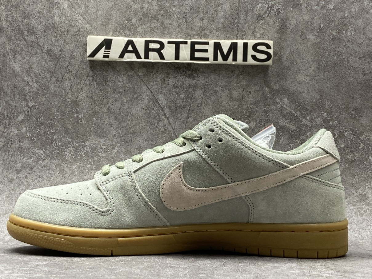 Nike SB Dunk Low Island Green Gum