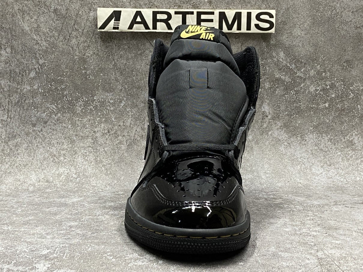 Air Jordan 1 Retro High Black Metallic Gold