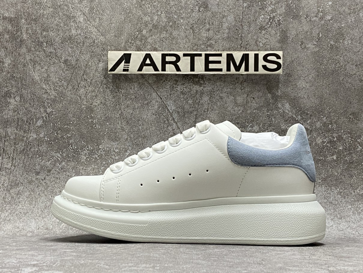 ale*d*r M*Q*en oversized light blue sneaker