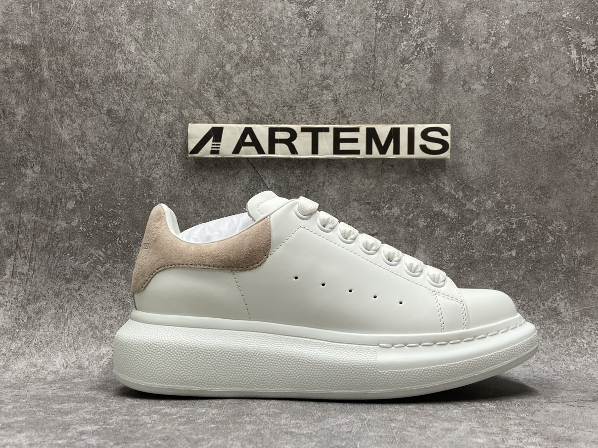 ale*d*r M*Q*en oversized pink sneaker