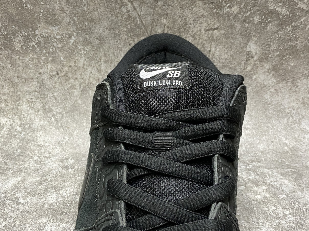 Nike Dunk SB Low Nontourage