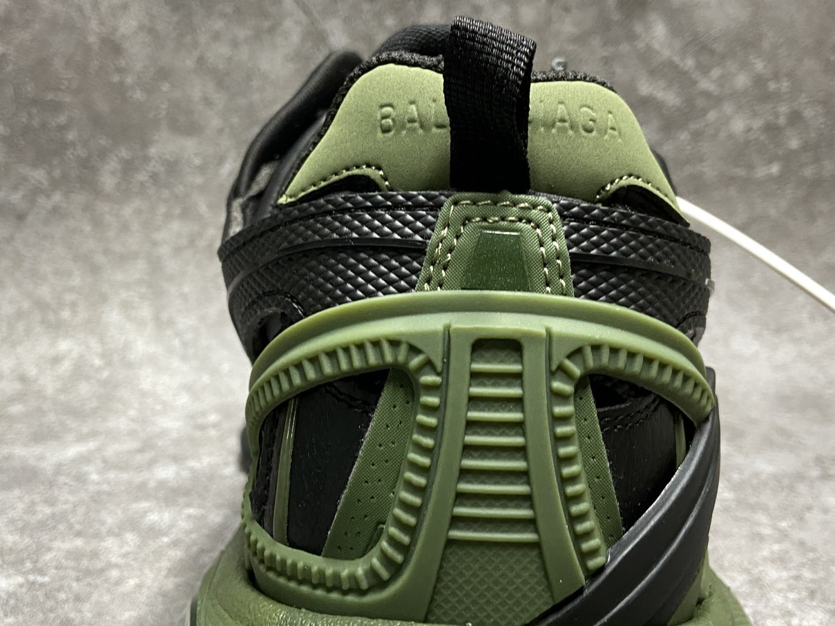 Balenciga Track 5.0  Black Green