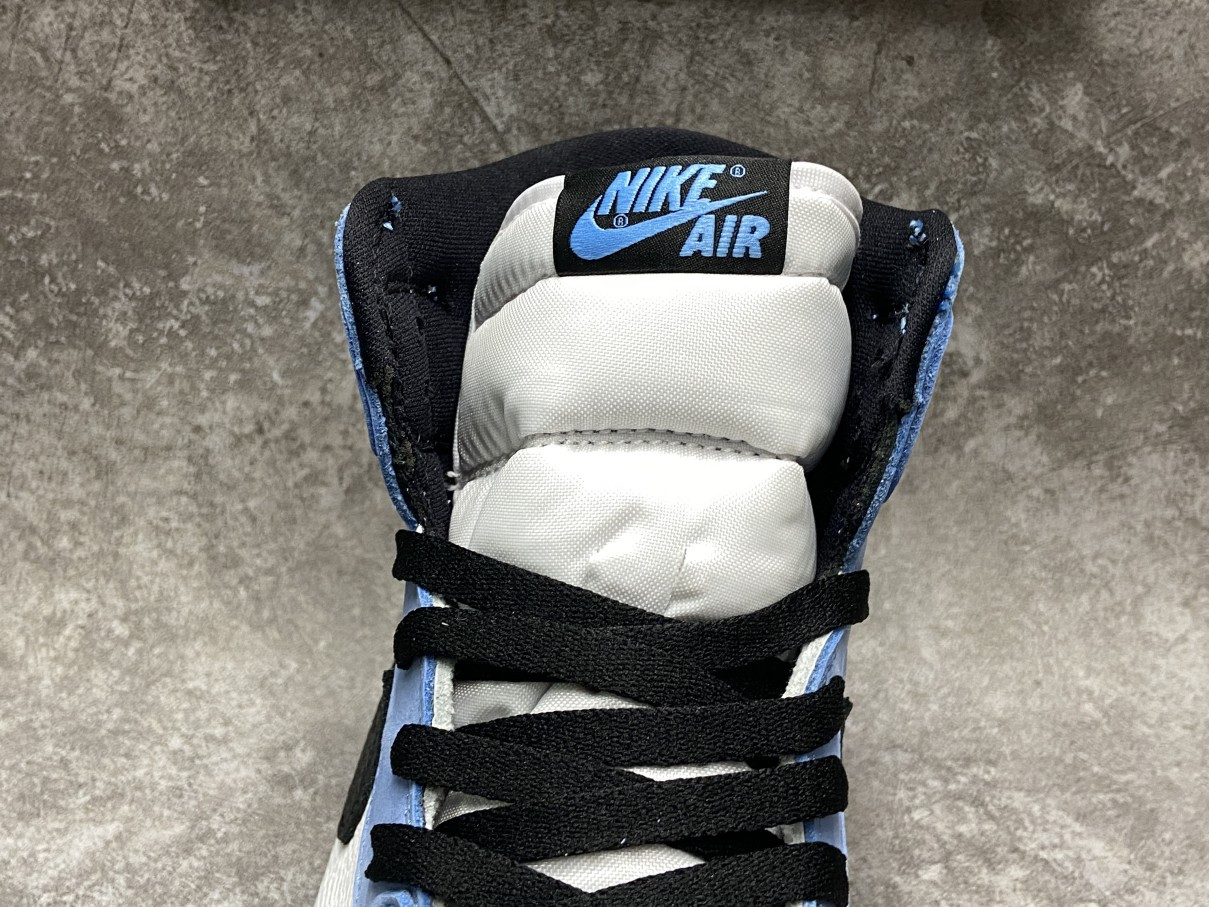 Air Jordan 1 Retro High White University Blue Black