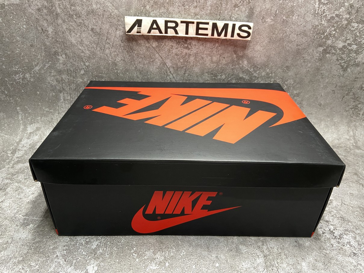 Air Jordan 1 Retro High Silver Toe