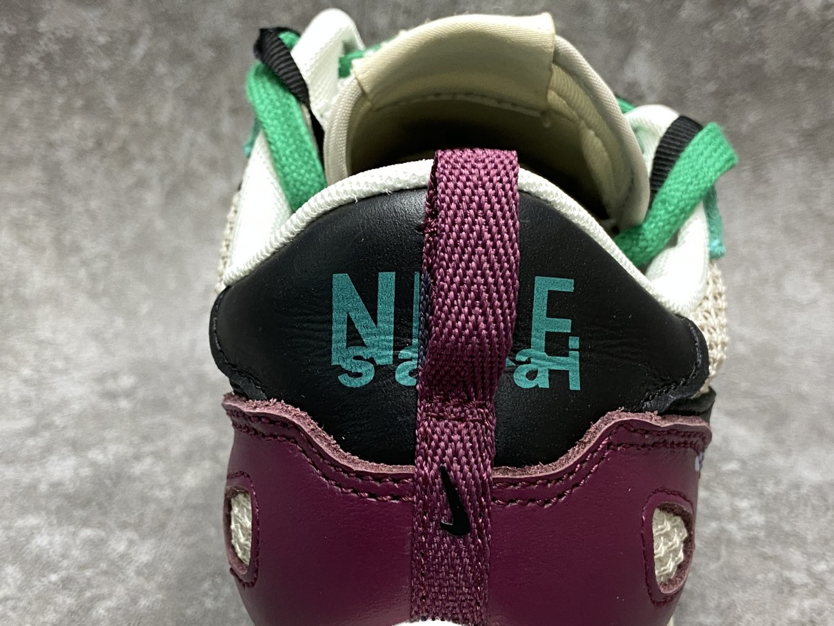 Nike Vaporwaffle Sacai Villain Red Neptune Green