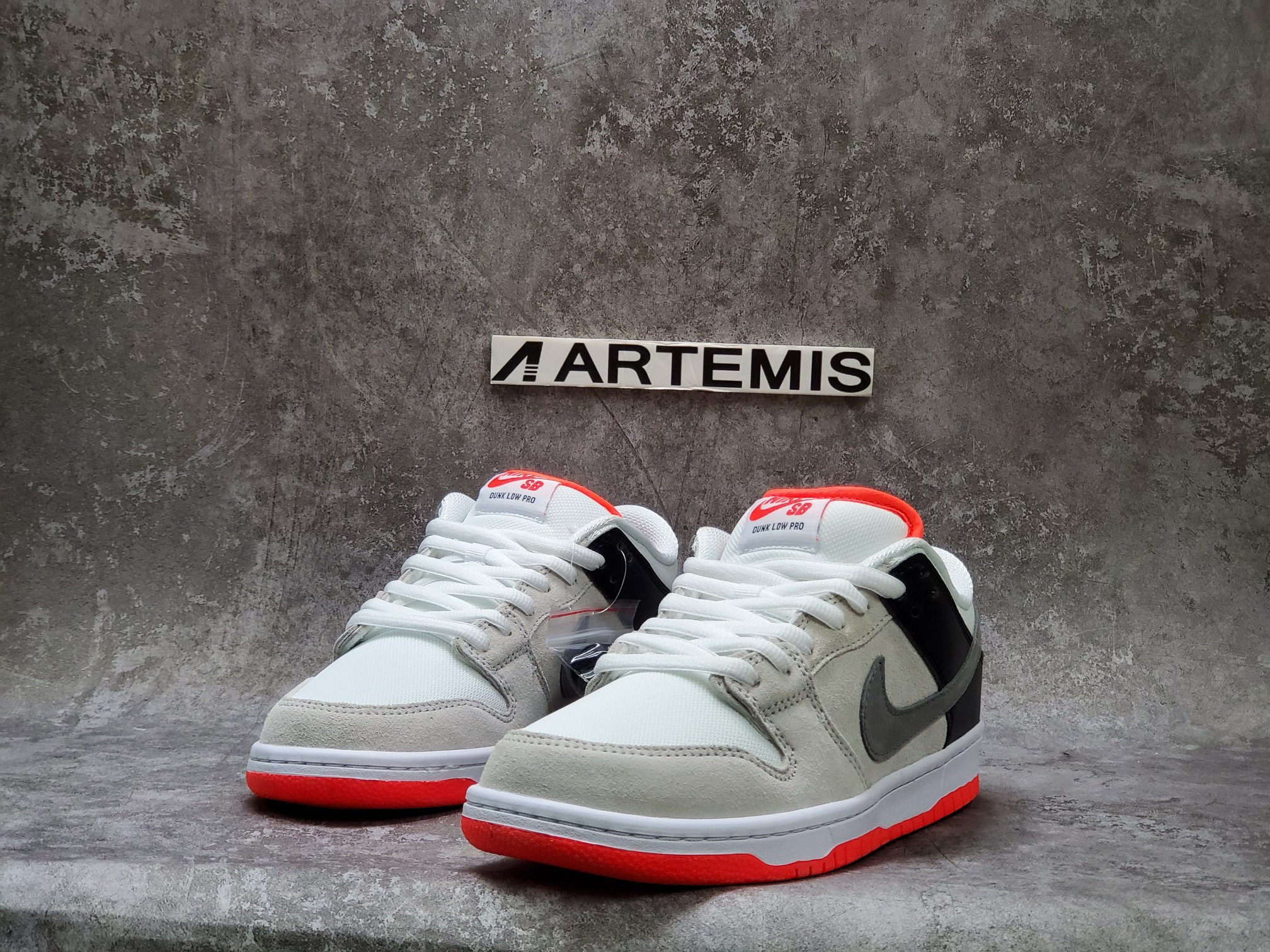 Nike SB Dunk Low Infrared Orange Label