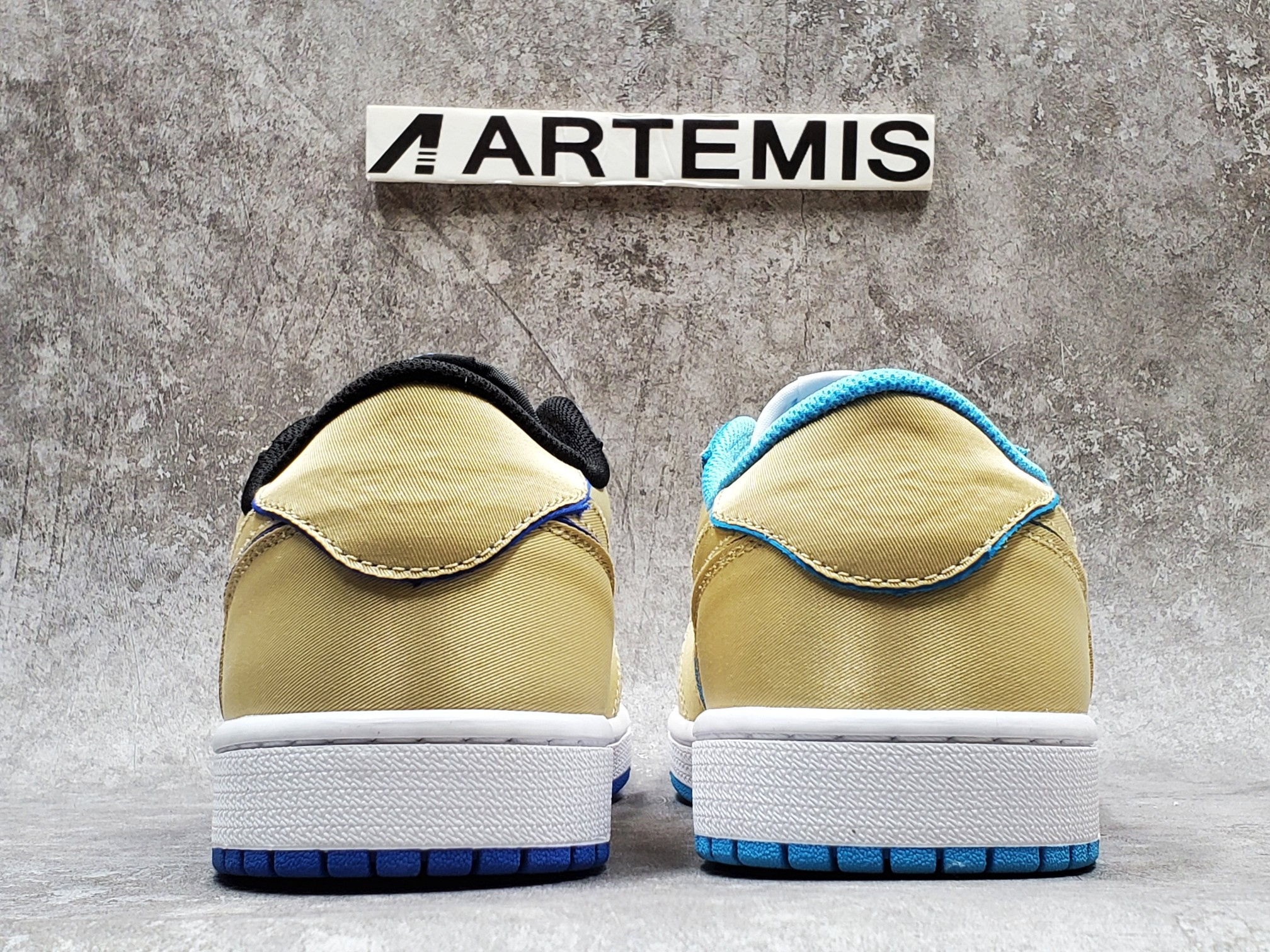 Air Jordan 1 Low SB QS Lance Mountain Desert Ore