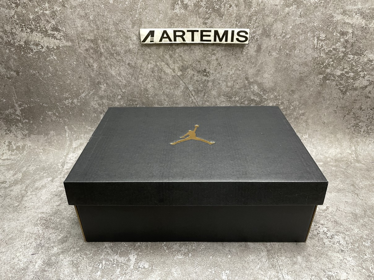 Air Jordan 1 Mid Alternate Think 16