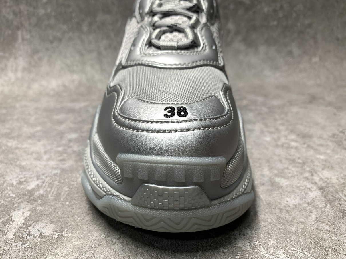 Balenciga Triple S Sneaker Silver Metallic