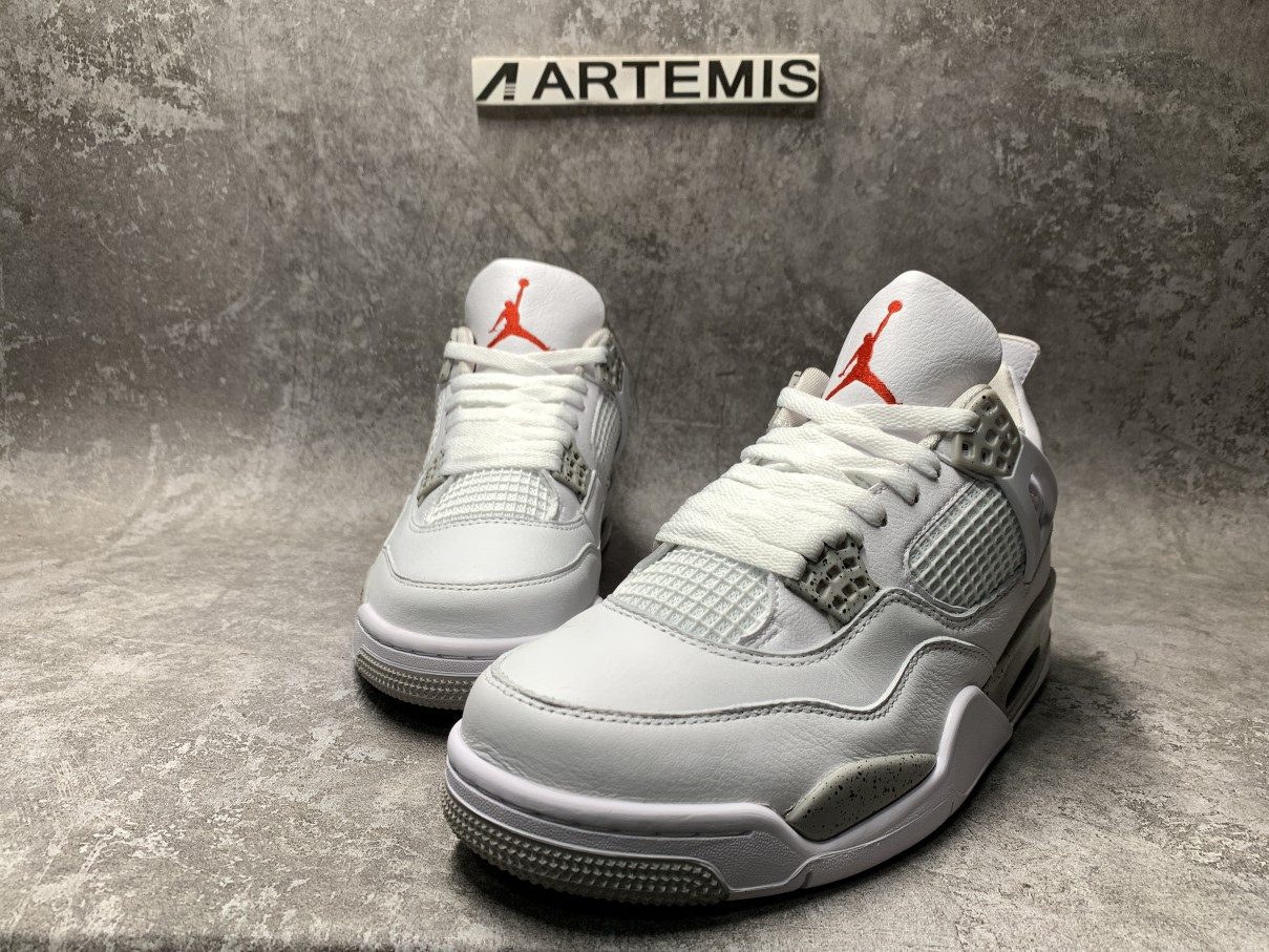Air Jordan 4 Retro White Oreo
