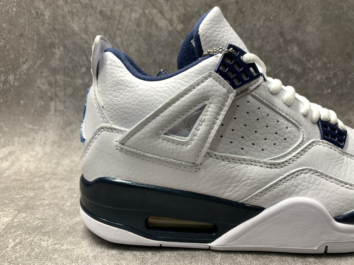 Air Jordan 4 Retro Columbia