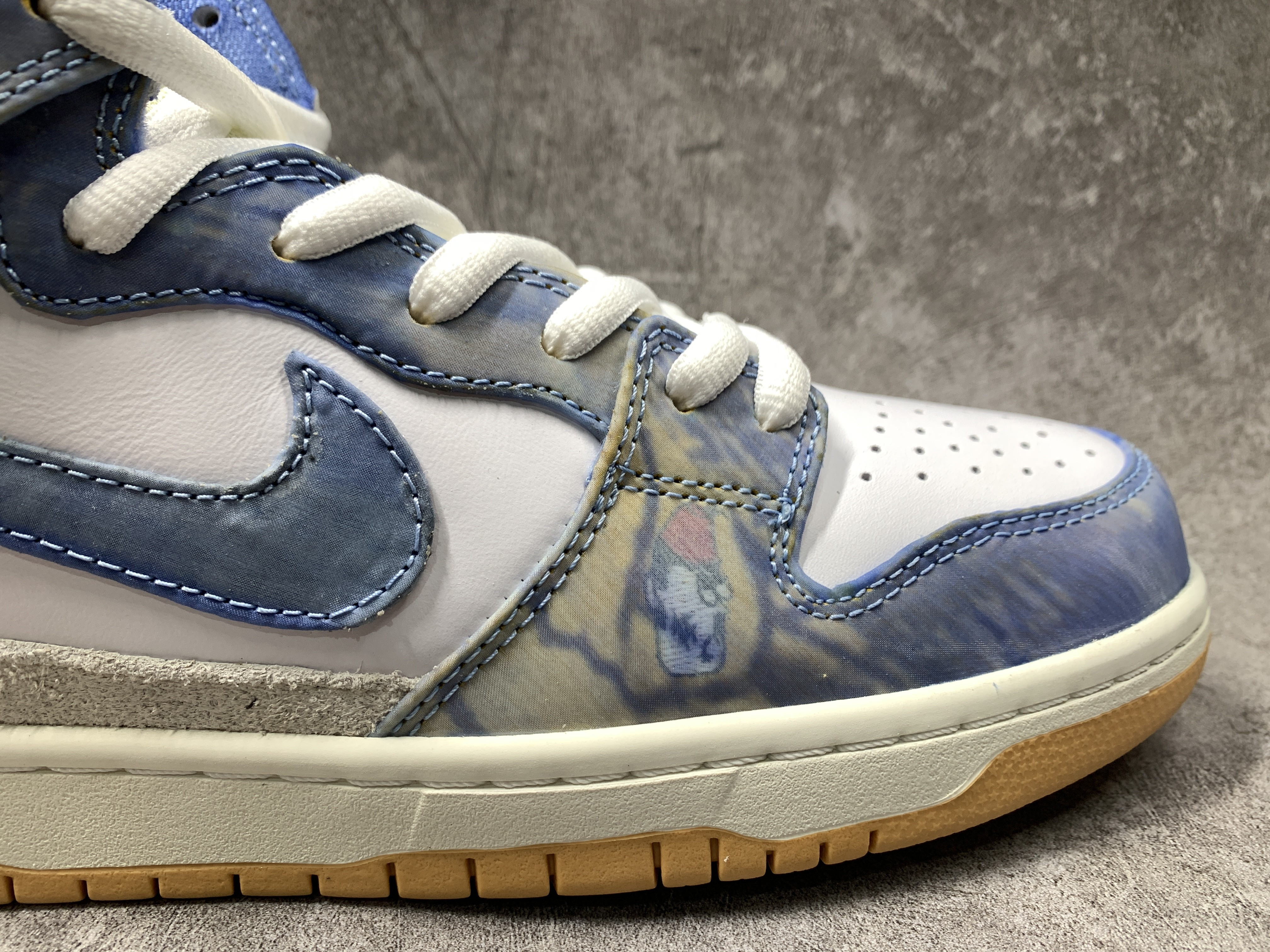 Nike SB Dunk High Carpet Company
