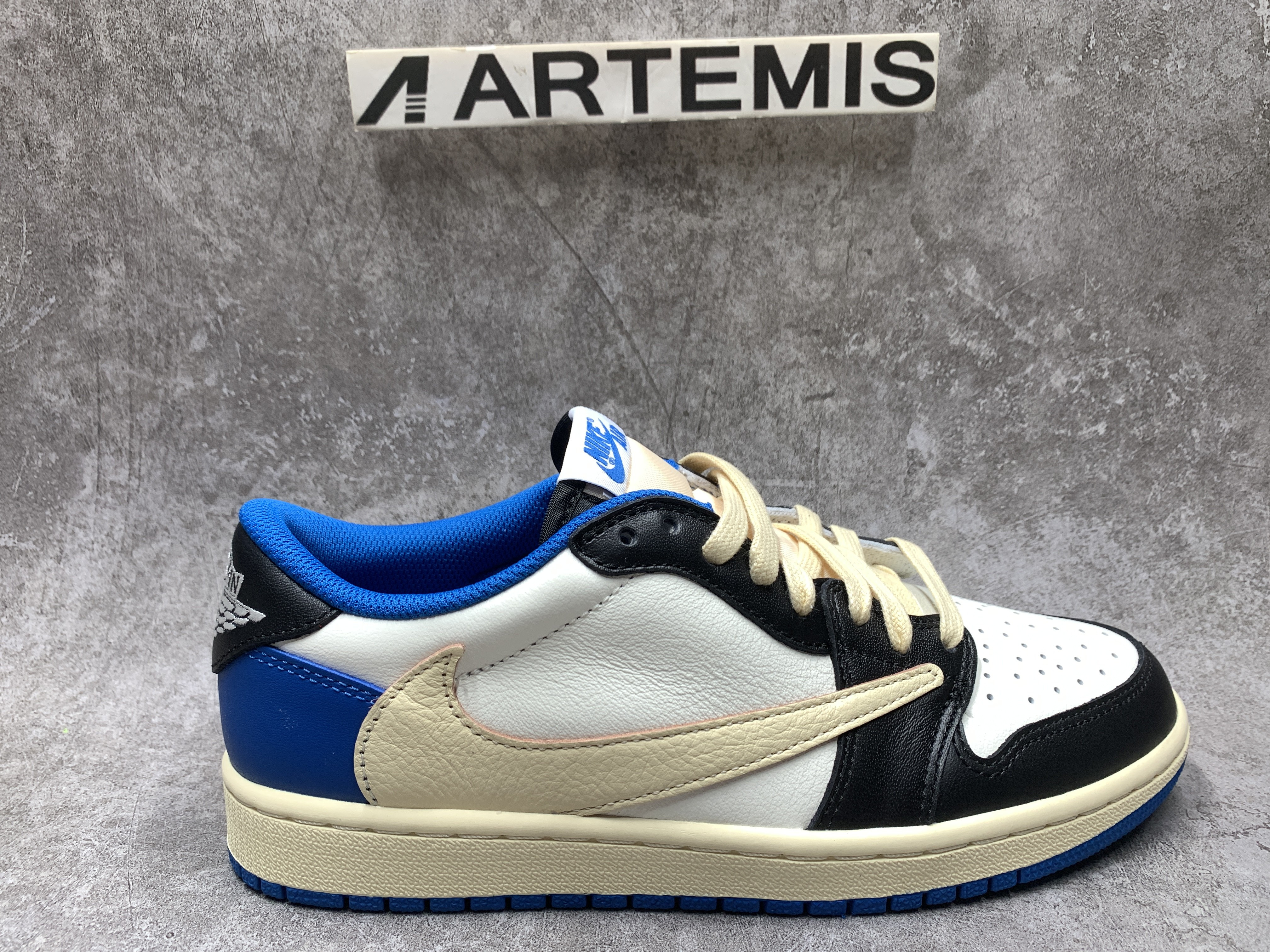 Air Jordan 1 Low Fragment Design x Travis Scott