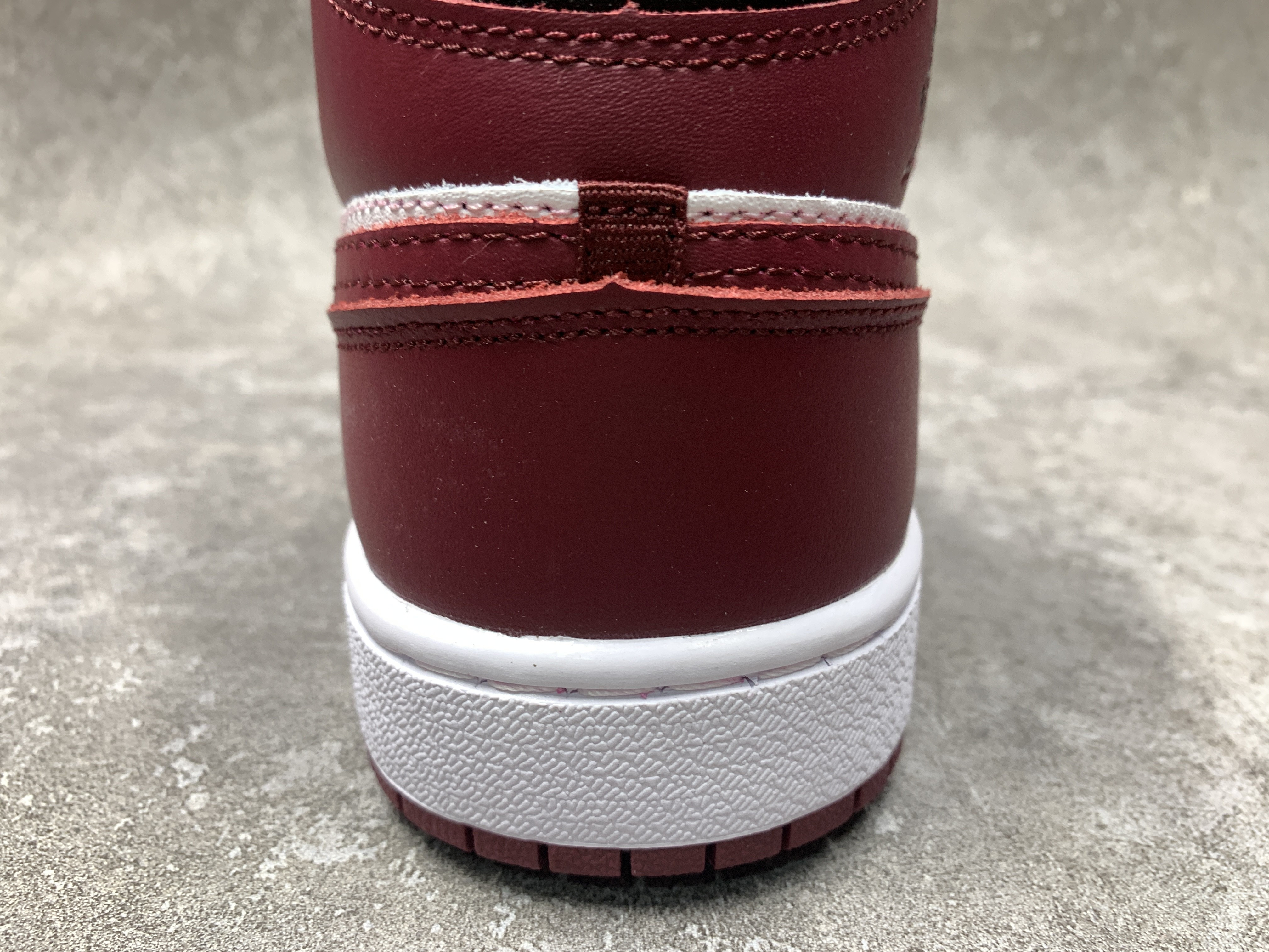 Air Jordan 1 Mid SE Black Dark Beetroot