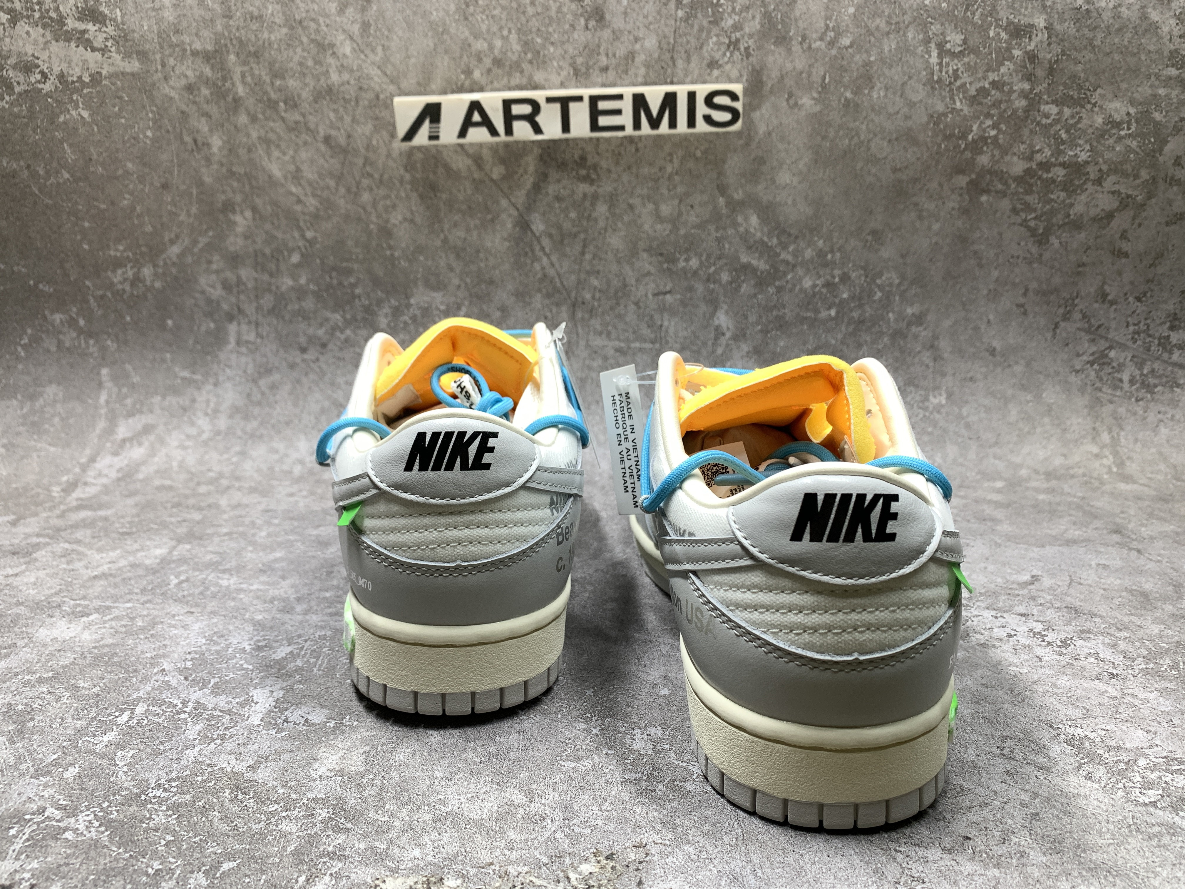 Off-White x Nike Dunk Low 02 of 50