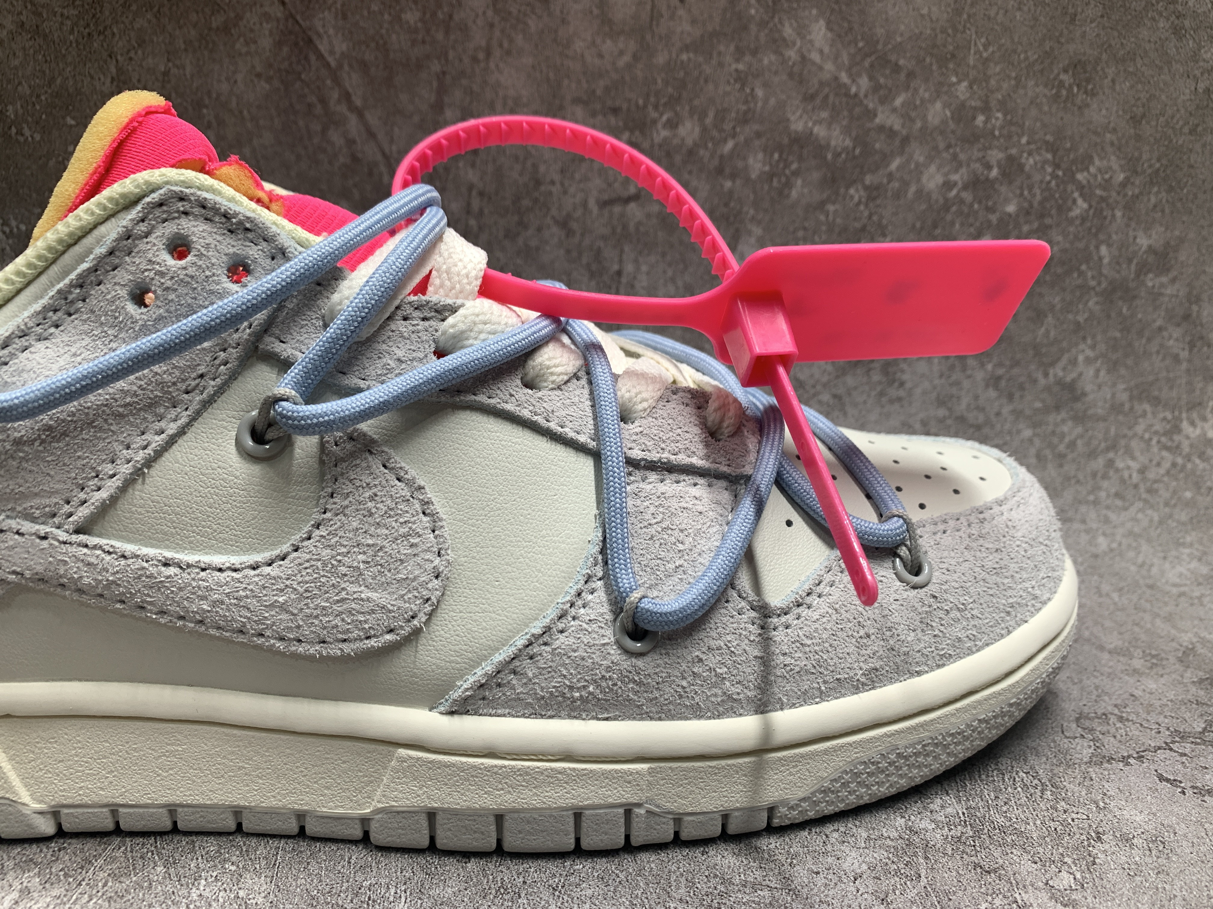 Off-White x Dunk Low Lot 38 of 50