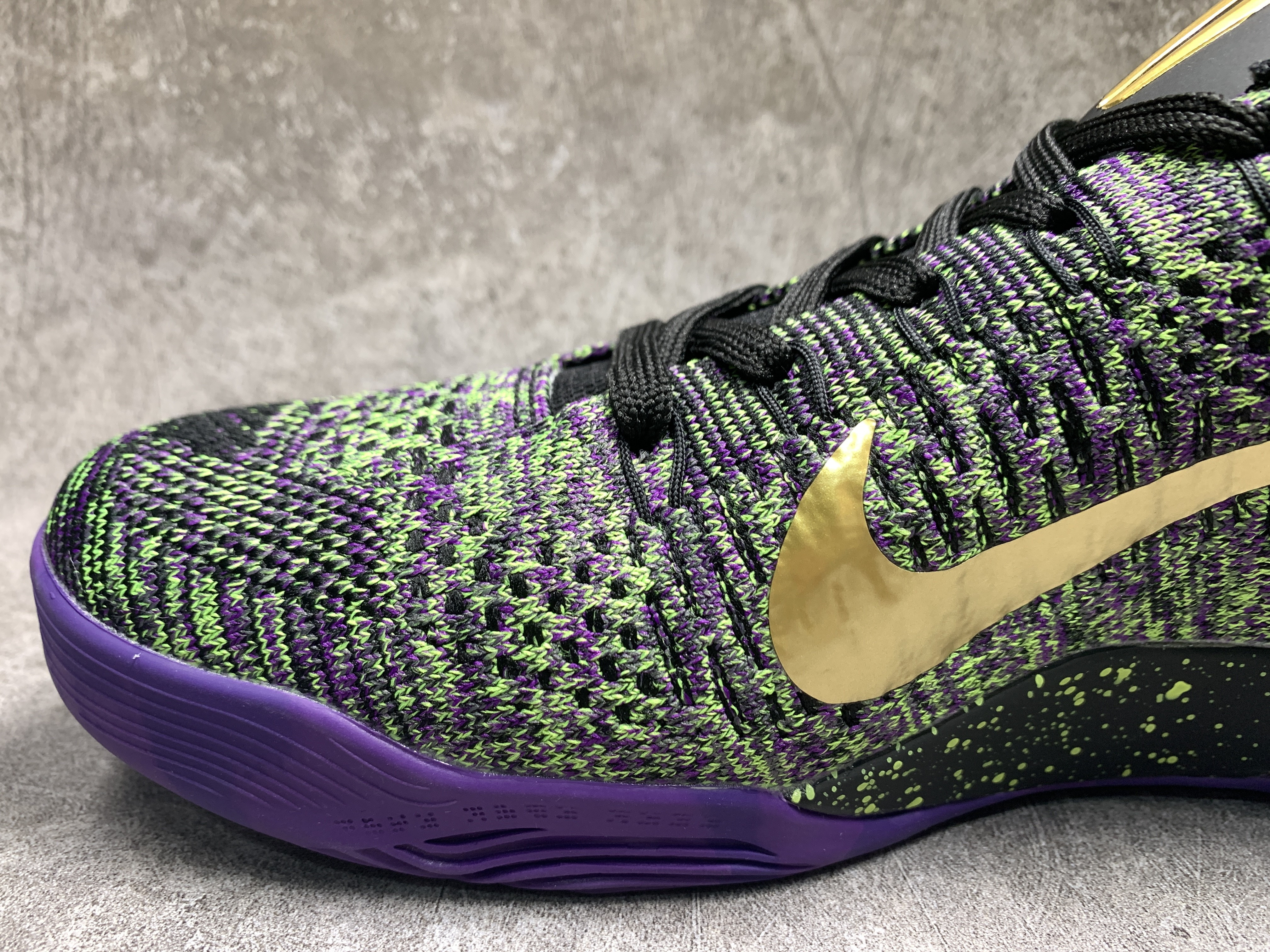 Nike Kobe 9 Low Mamba Moment