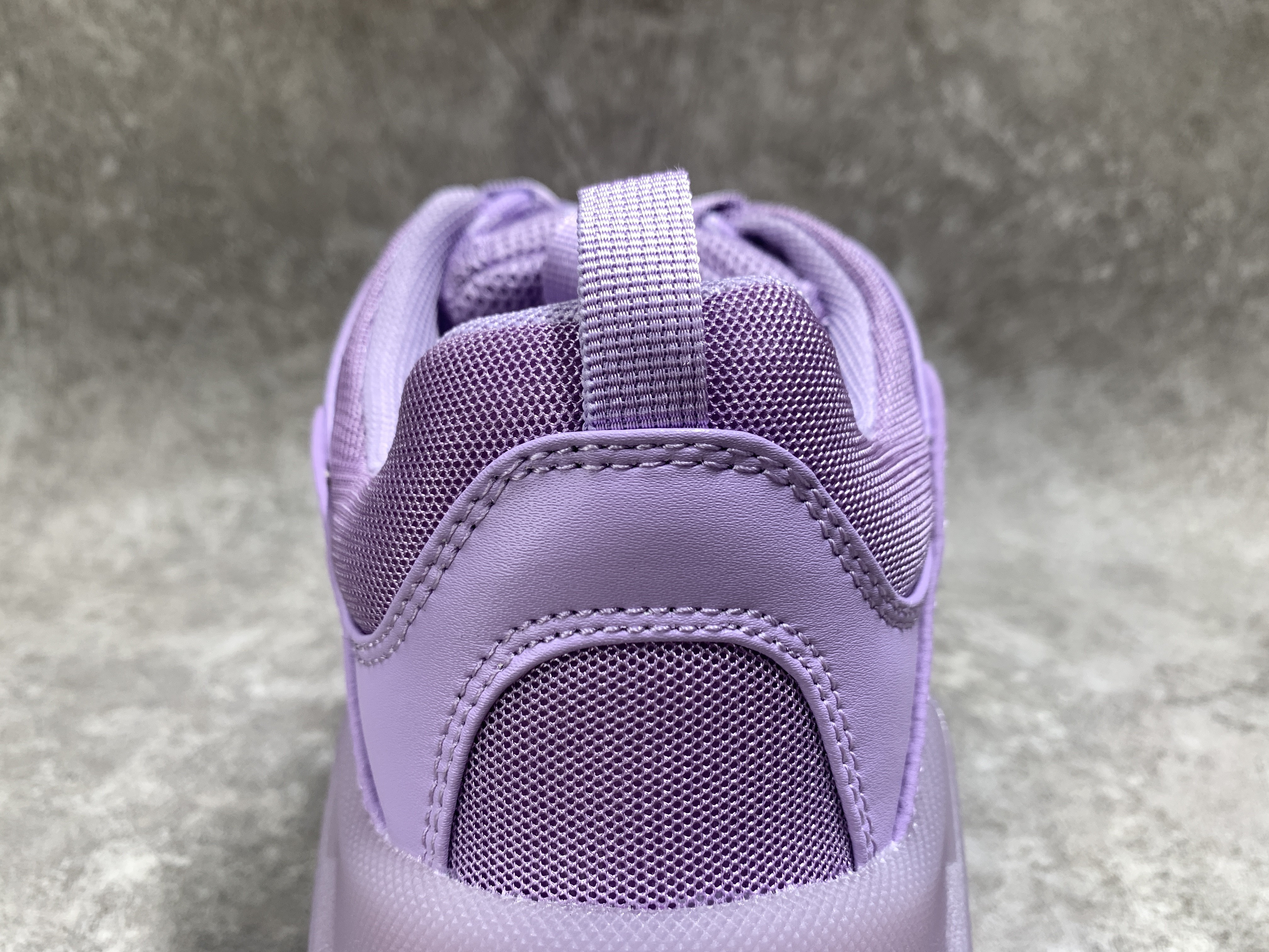 Balenciga Wmns Triple S Sneaker Clear Sole Light Lilac
