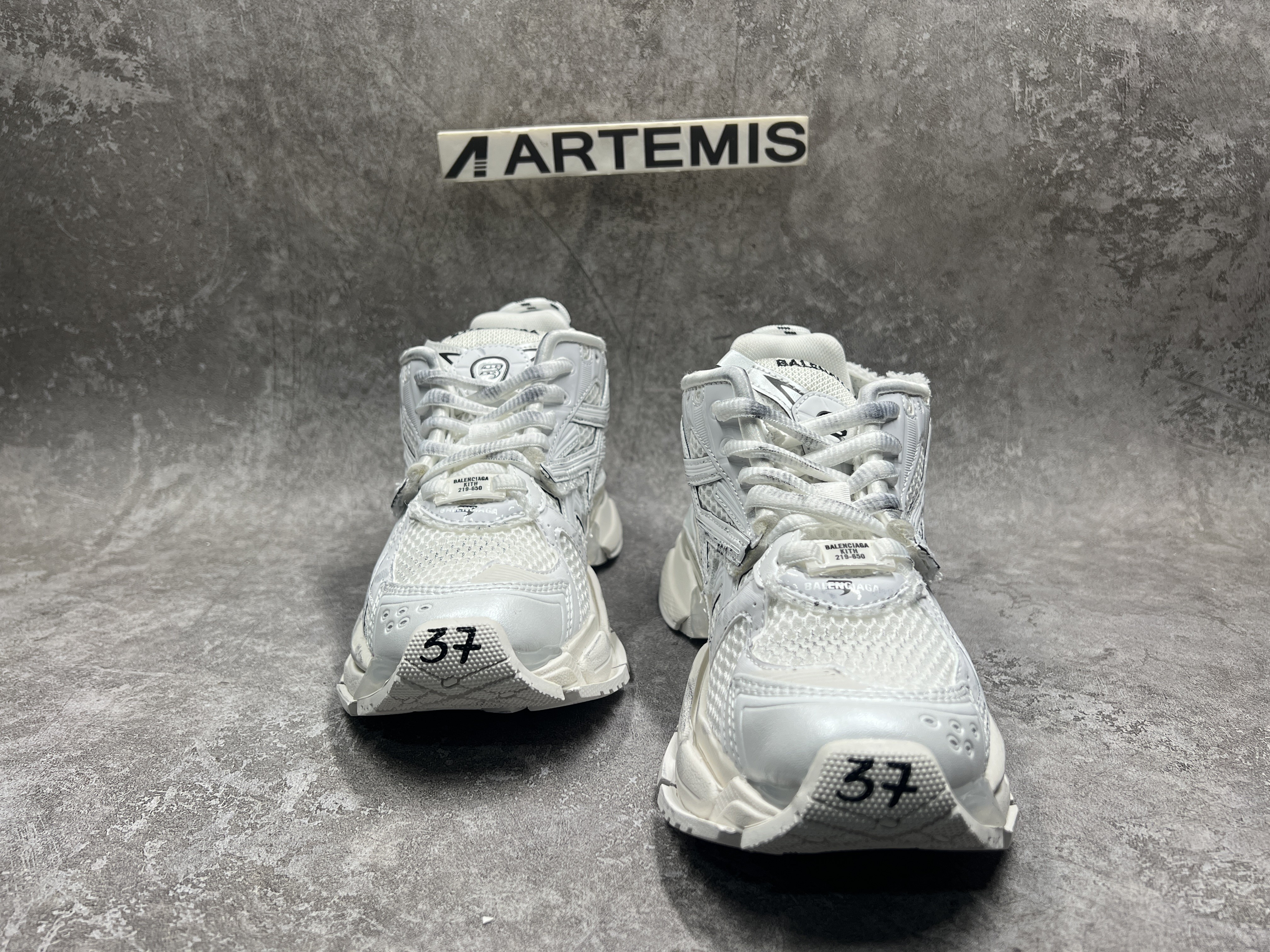 Balenciga Runner White