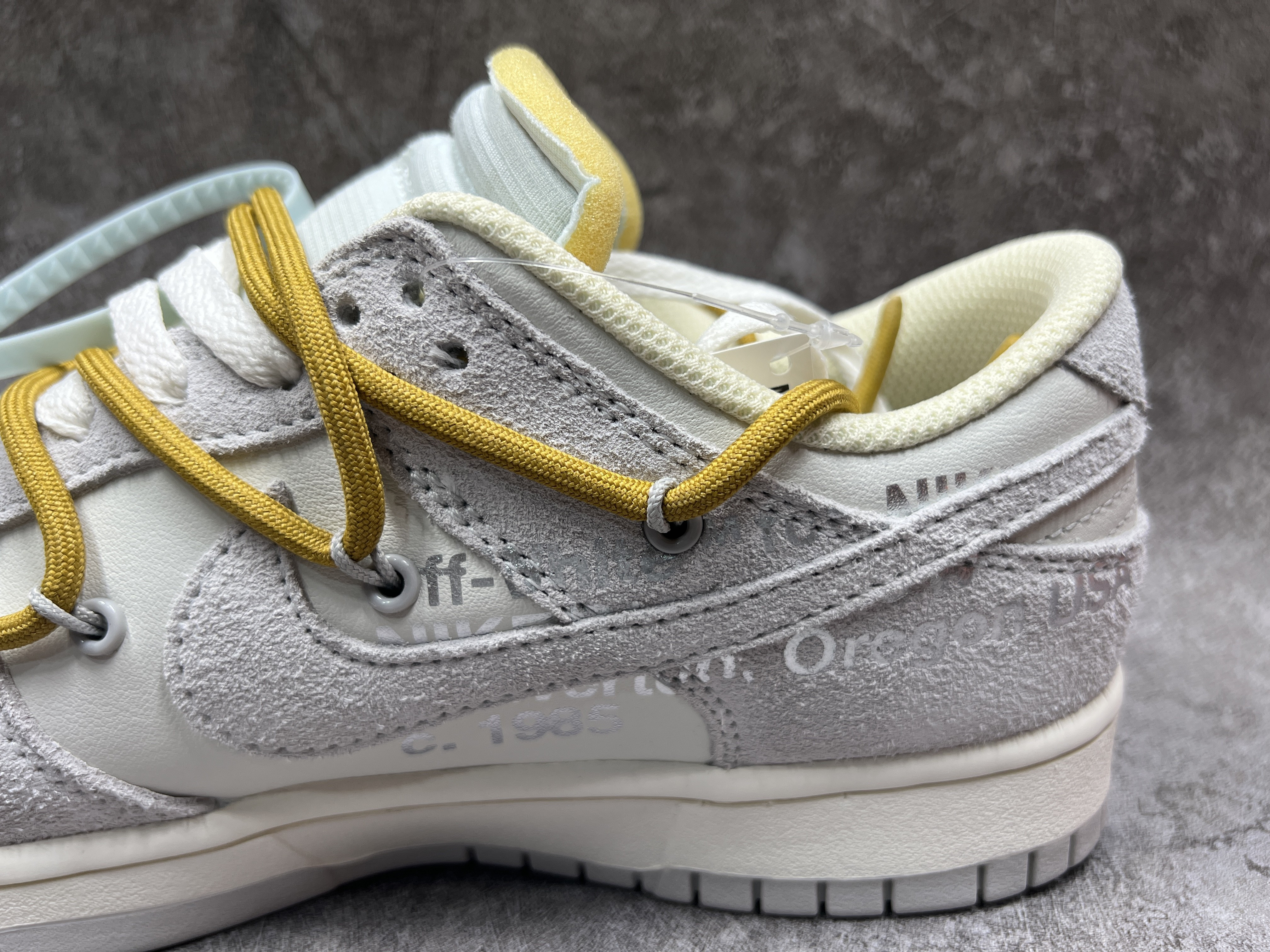 Off-White x Dunk Low Lot 37 of 50
