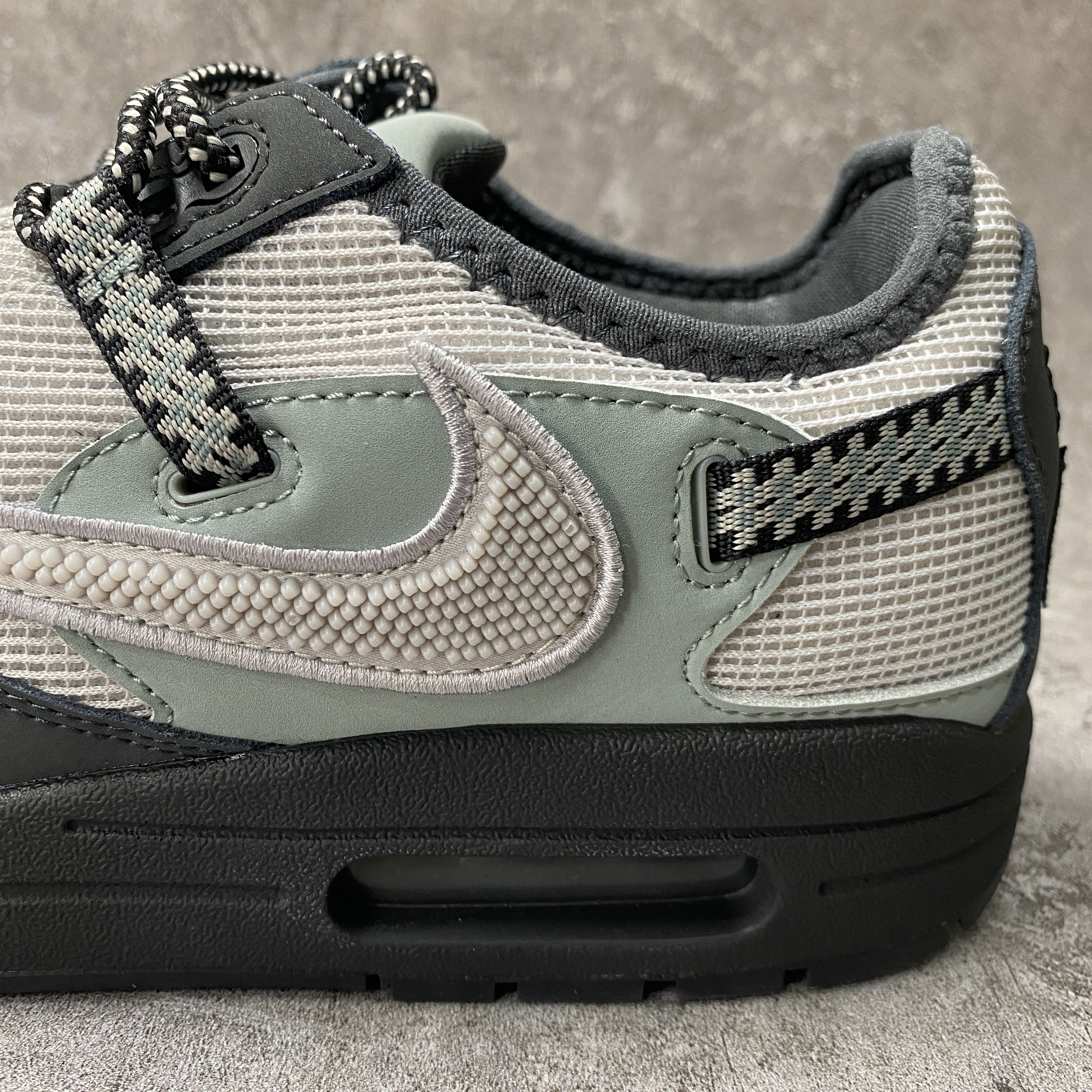 Nike Air Max 1 X Travis Scott Cave Stone
