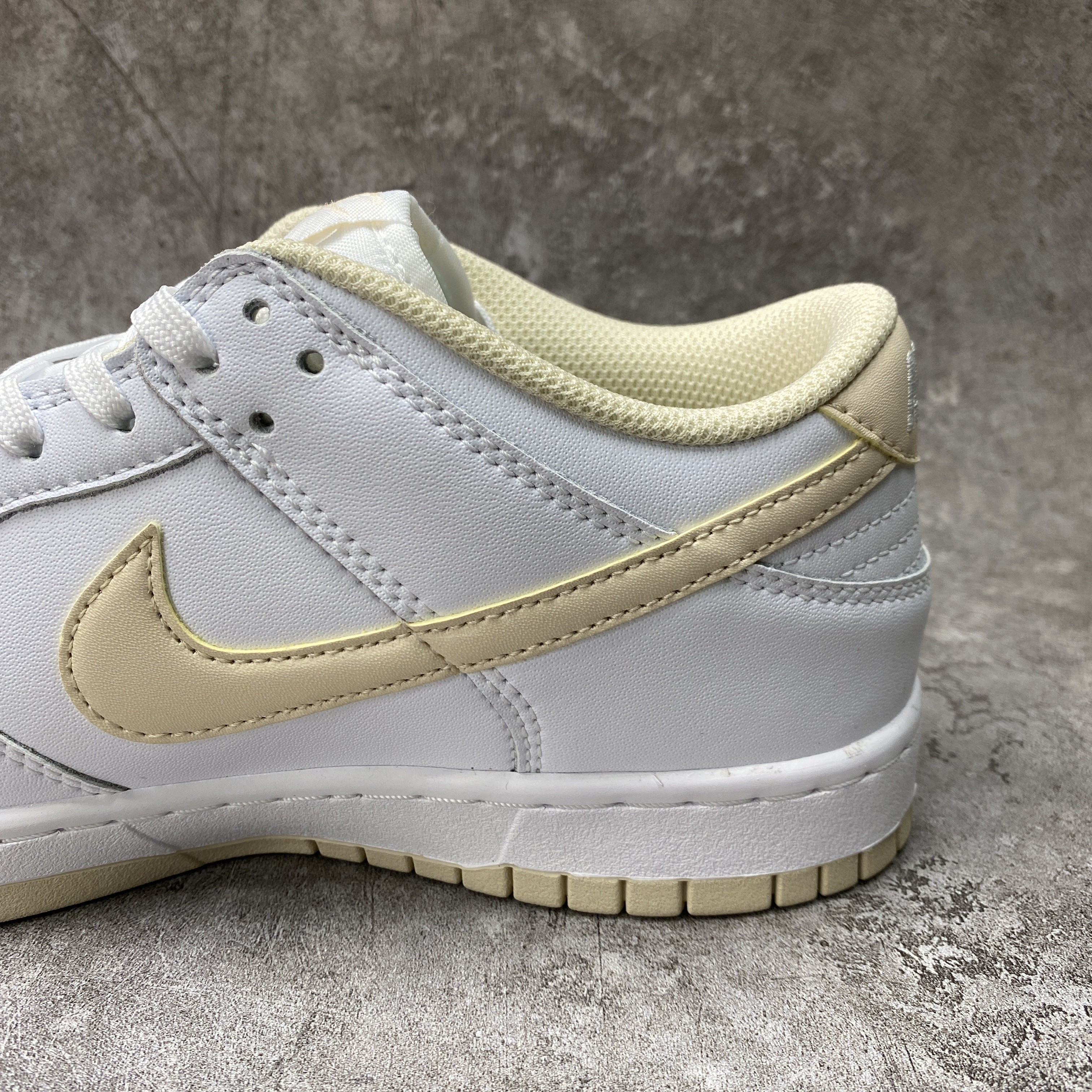 Nike Dunk Low Pearl White