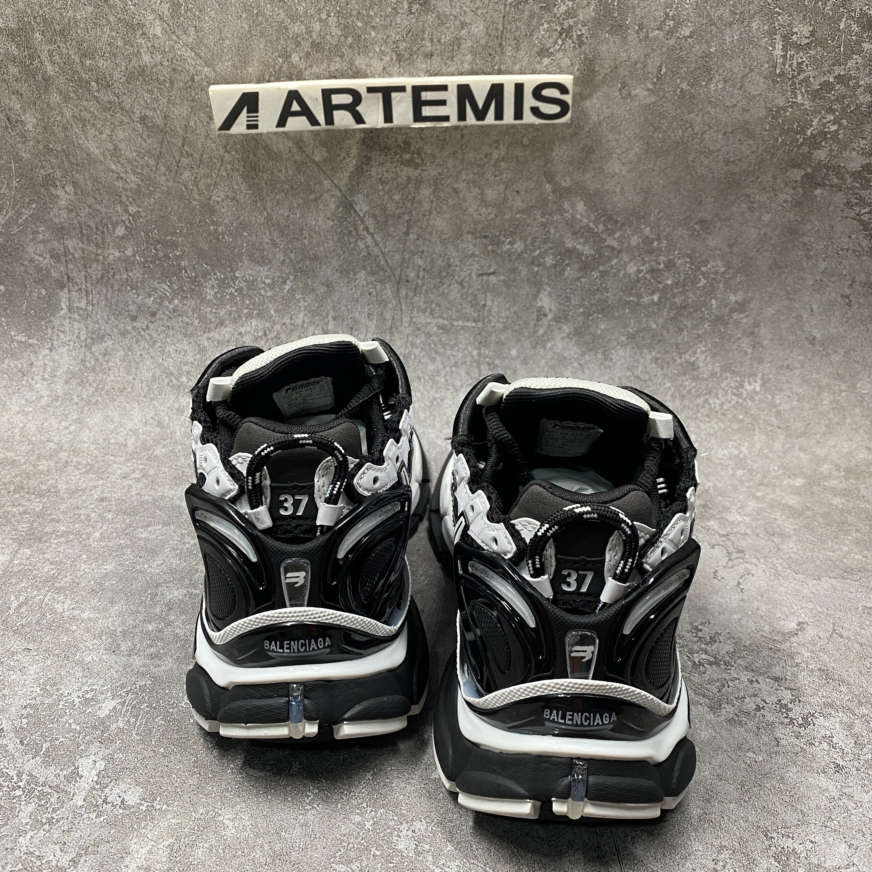 Balenciga Runner Sneaker Black White